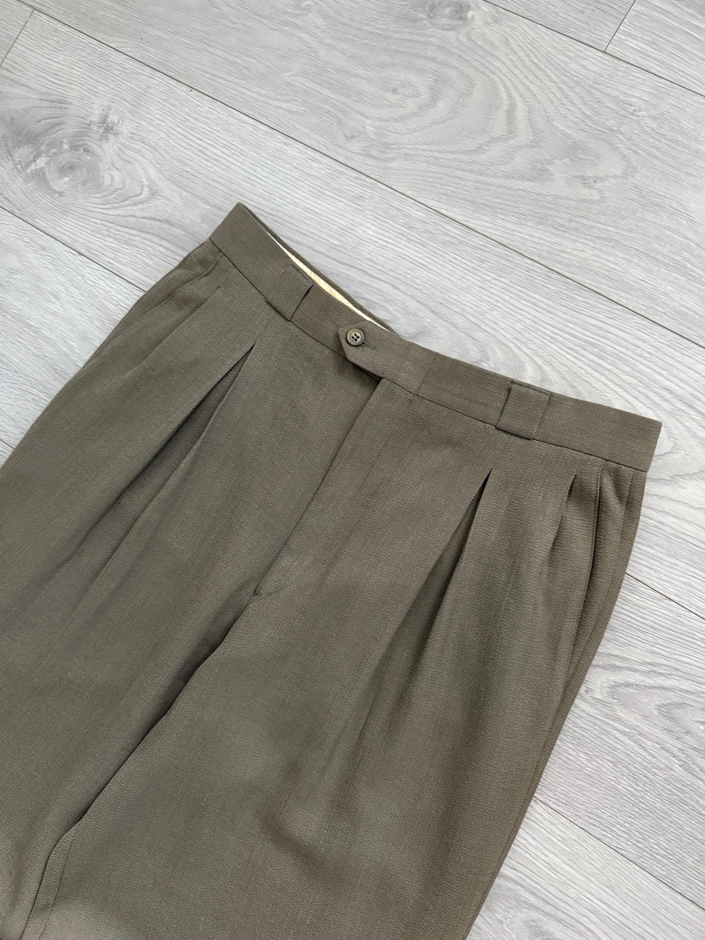 Giorgi Armani 1980s Pleated Double-Breasted Suit - Size L Jacket / 34" Waist