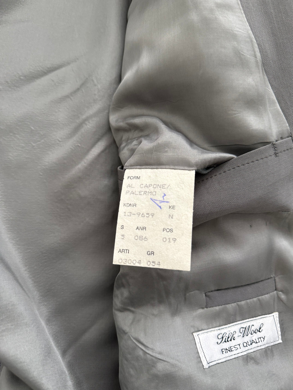 Hugo Boss 1980s 'Al Capone' Peaked Lapel Double Breasted Pleated Wool Silk Suit - Size XXL Jacket / 36" Waist