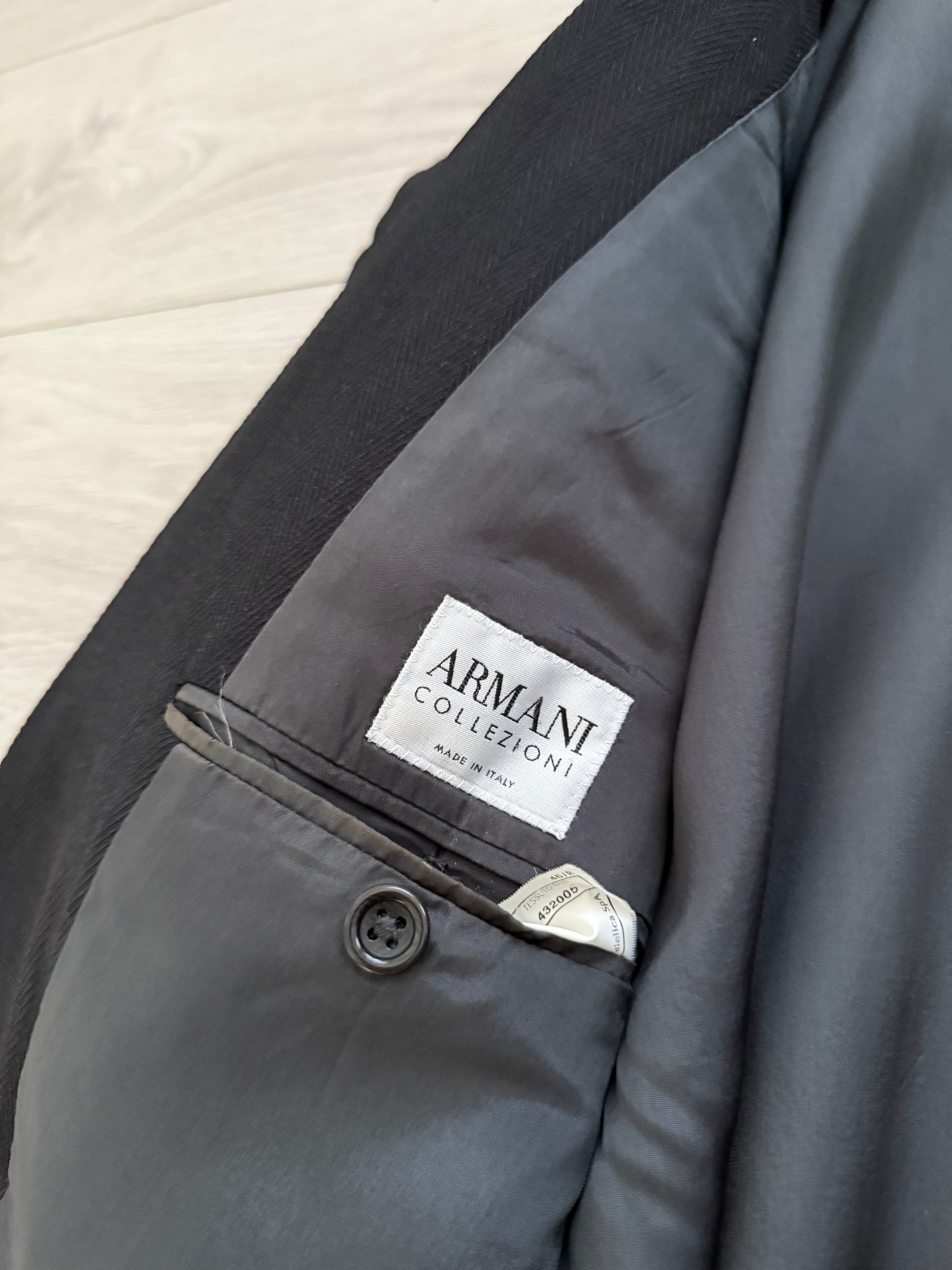 Armani 1990s 2B Textured Herringbone Wool Pleated Black Suit - Size S Jacket / 30" Waist