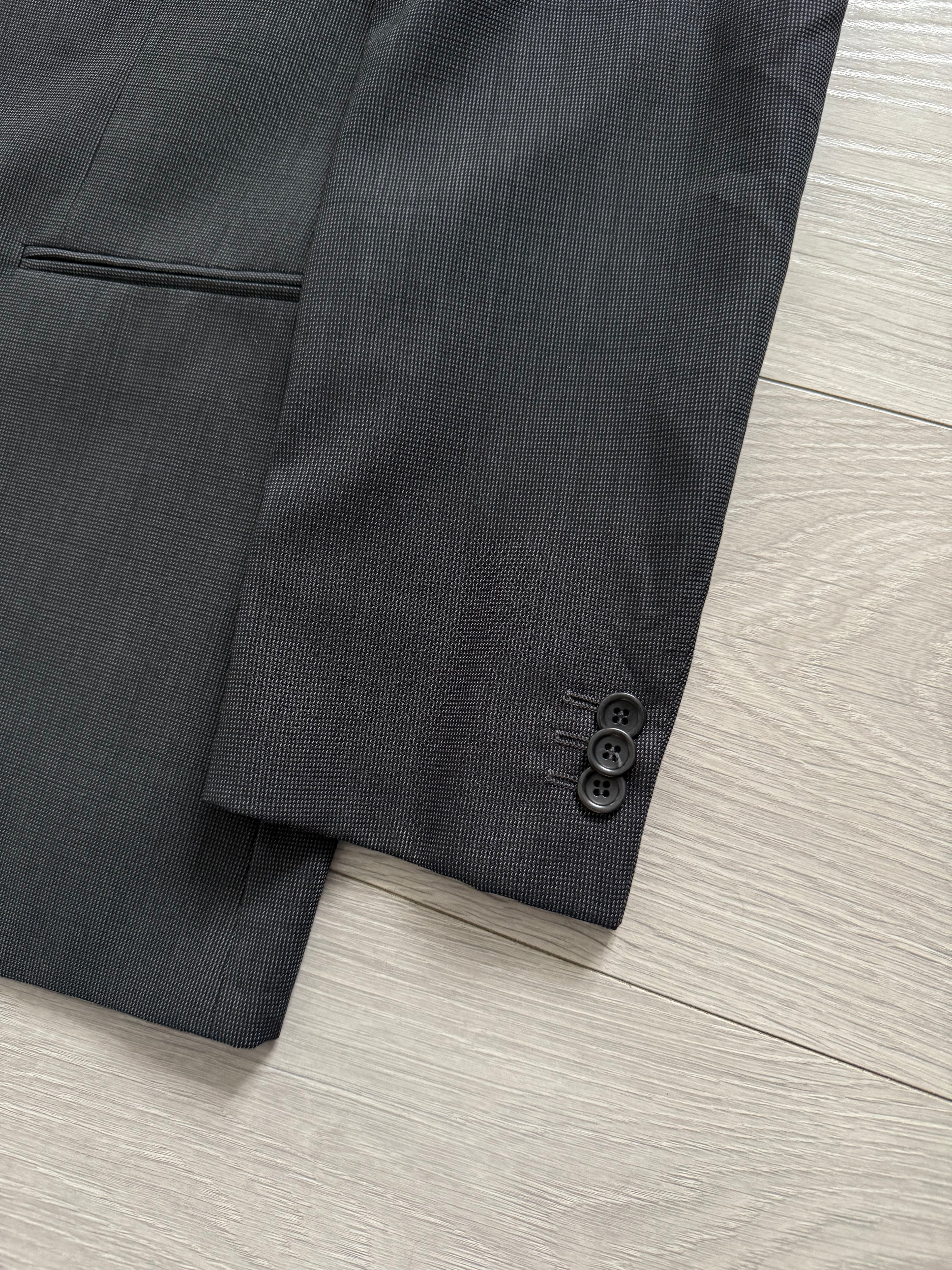 Armani 1990s 3B Charcoal Grey Pleated Wool Suit - Size L Jacket / 34" Waist