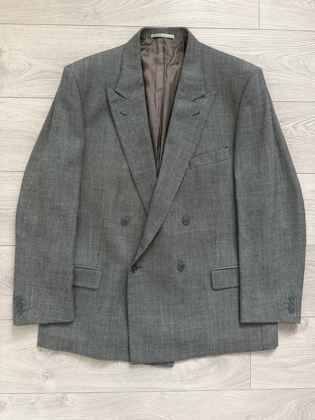 Louis Feraud Armani 1990s Peaked Lapel Pleated Double Breasted Wool Suit - Size XL Jacket / 36" Waist