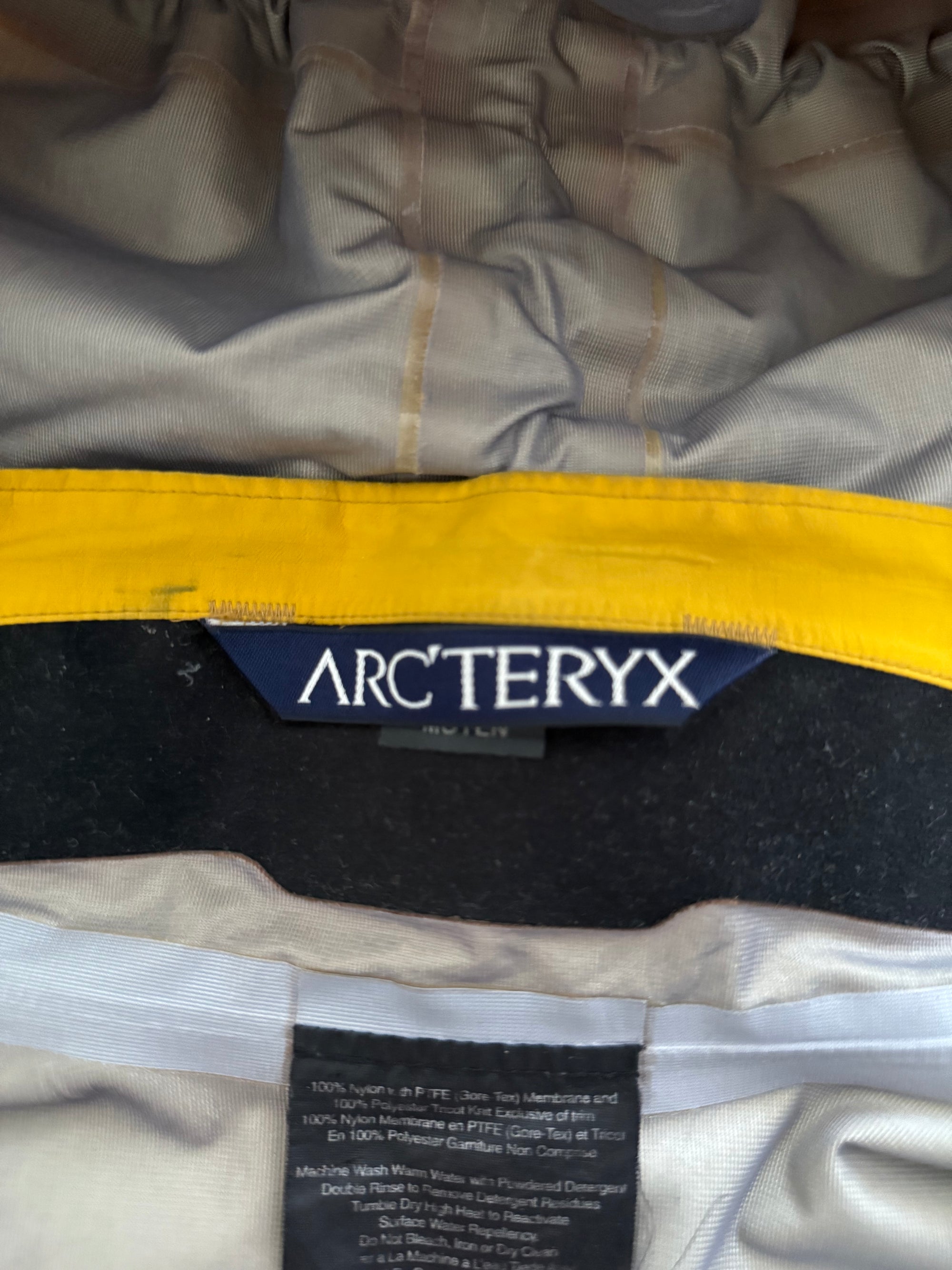Arc'teryx 2003 Beta AR Gore-Tex Jacket in Tequila Yellow - Size M