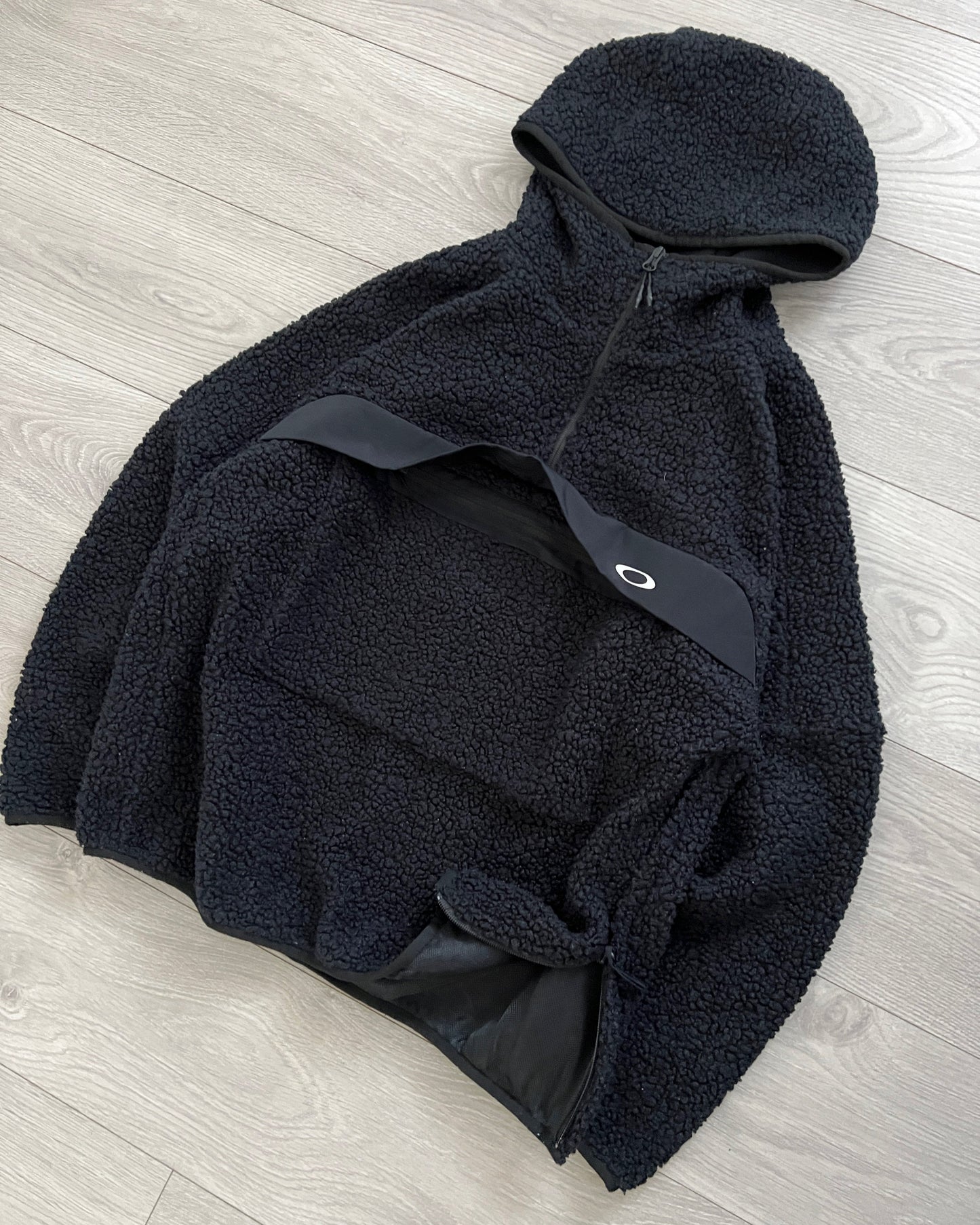 Oakley 1/4 Zip Technical Boa Fleece Anorak - Size S & L