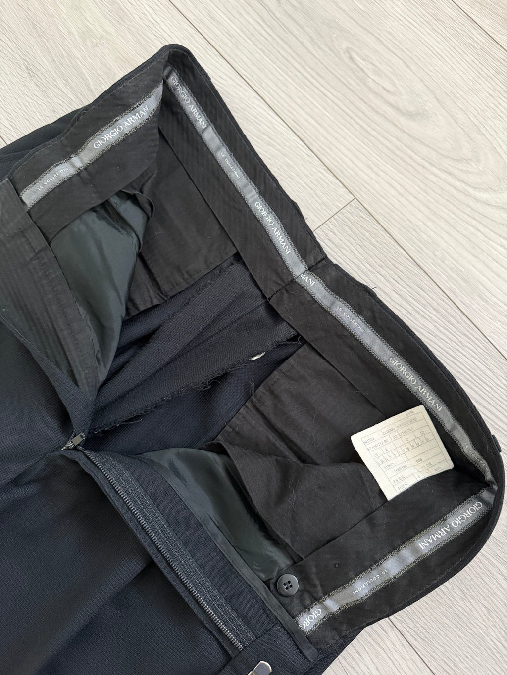 Giorgio Armani 1980s 2B Double Pleat Lightweight Navy Wool Suit - Size M Jacket / 32" Waist