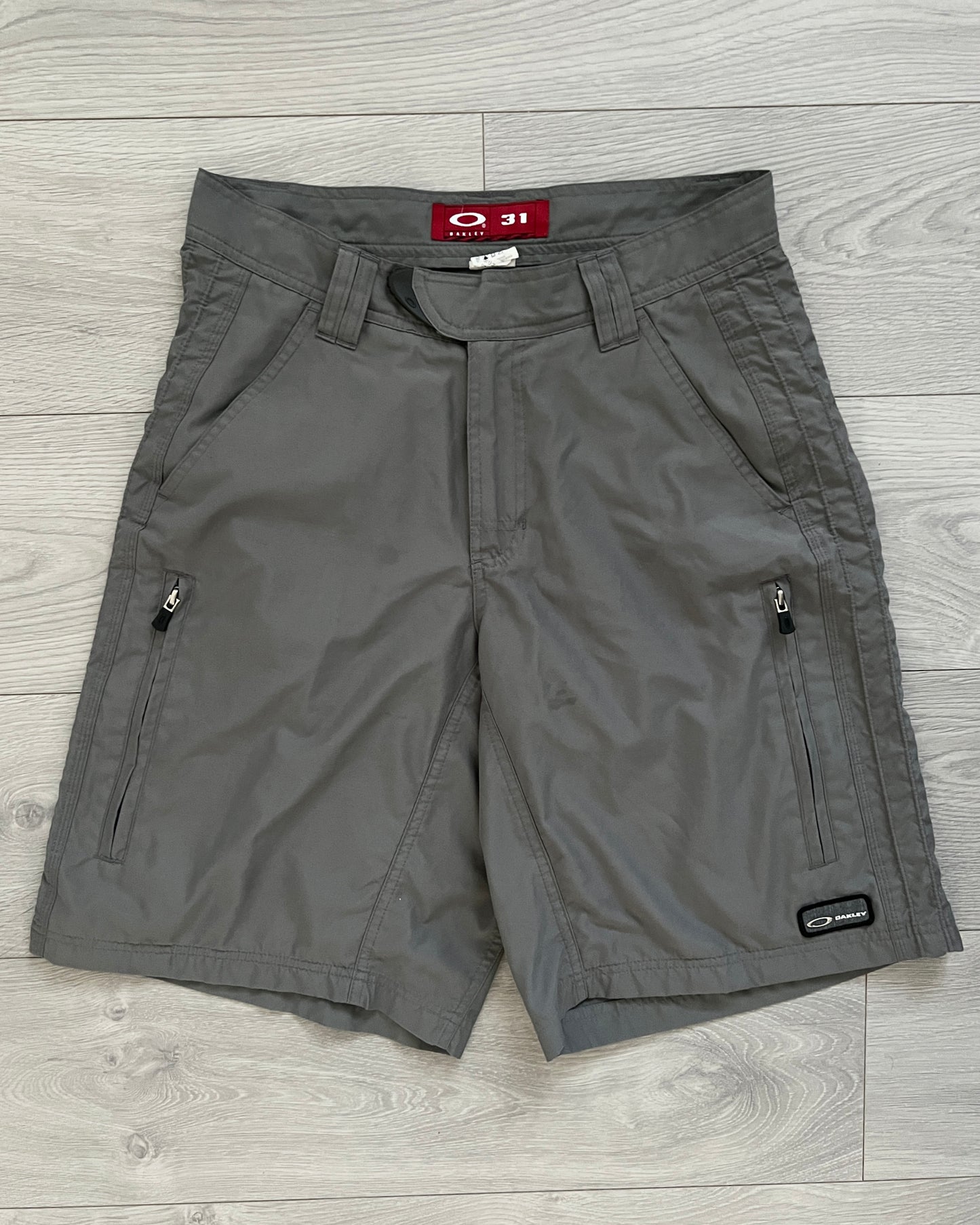 Oakley 00s Technical Multi-Pocket Shorts - Size 31