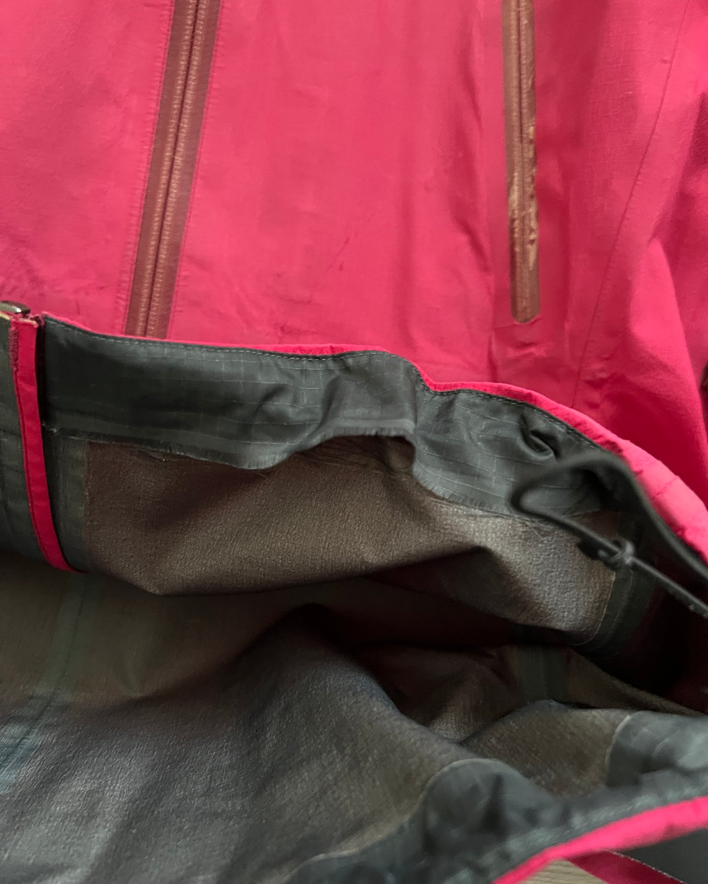 Arcteryx 00s Beta AR Gore-Tex Pro Shell Jacket Pink - Size Womens M