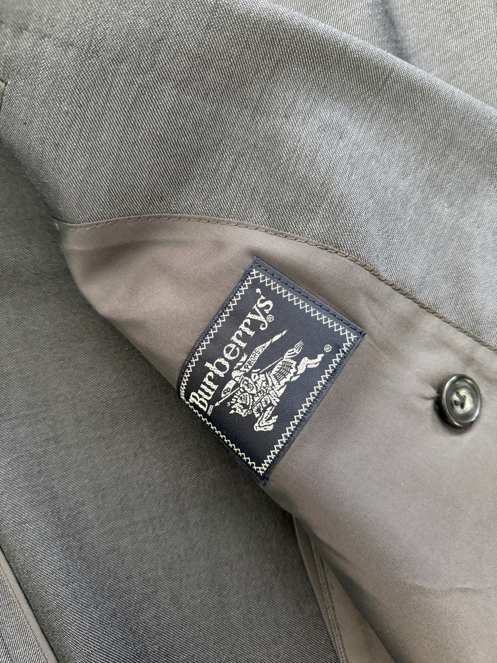 Burberry 1980s Peaked Lapel Double Breasted Pleated Wool Mohair Grey Suit - Size S Jacket / 31" Waist