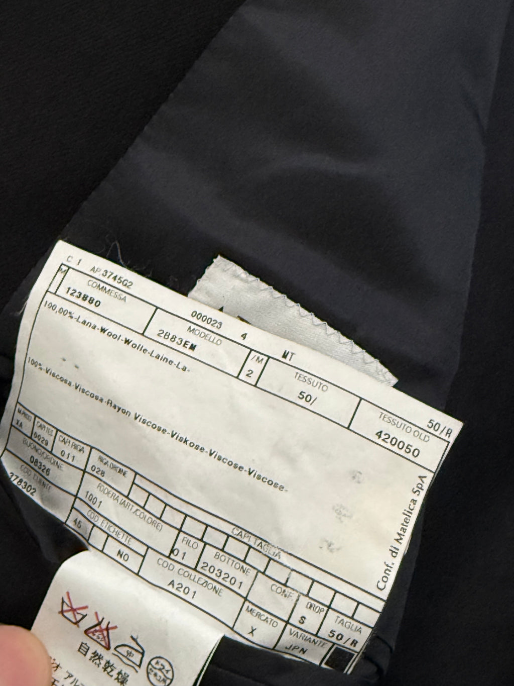 Armani 1990s 3B Black Pleated Wool Suit - Size L Jacket / 33" Waist