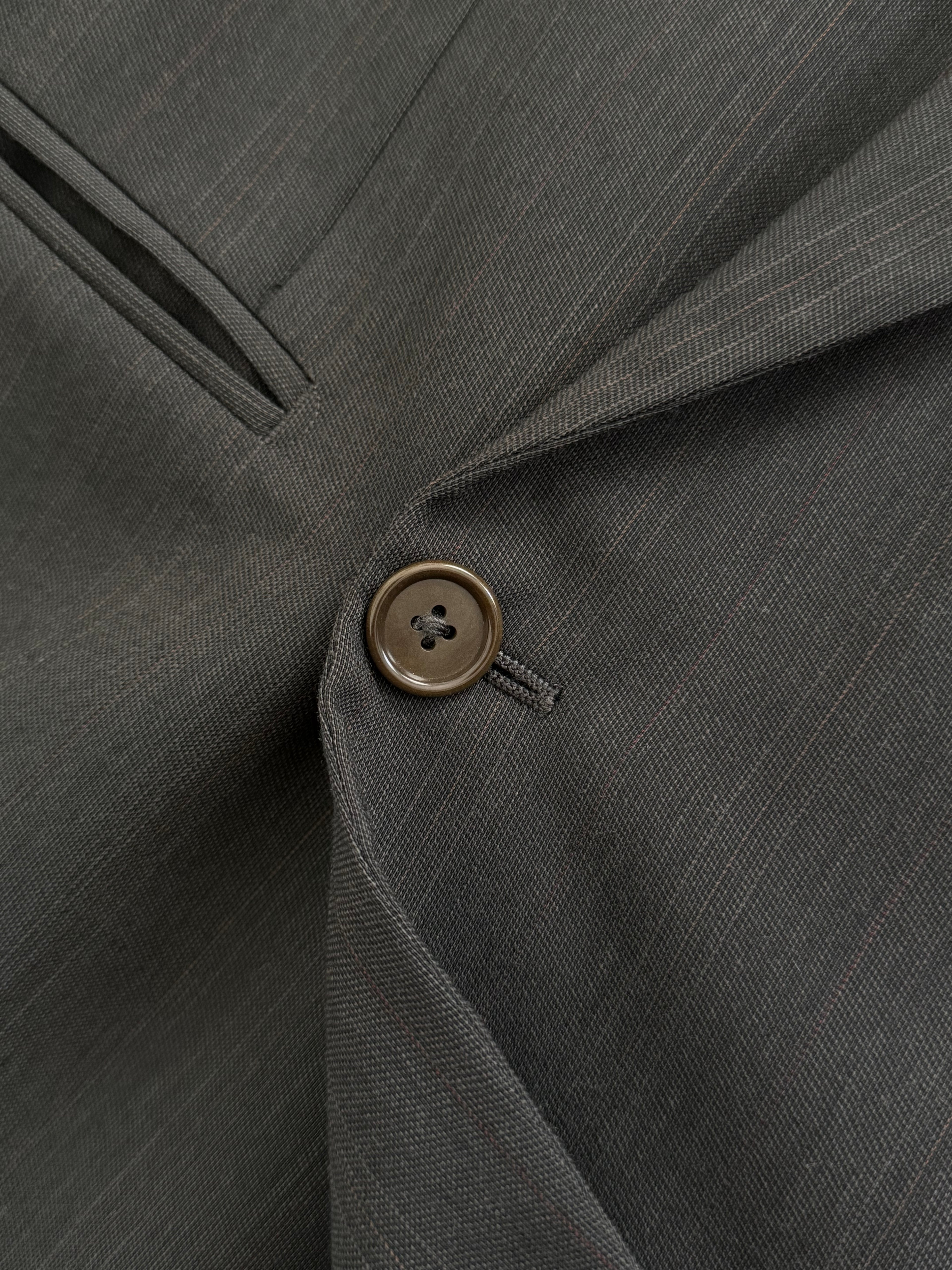 Gianfranco Ferre 1980s Peaked Lapel Double Breasted Pleated Wool Lightweight Suit Grey - Size S Jacket / 29" Waist