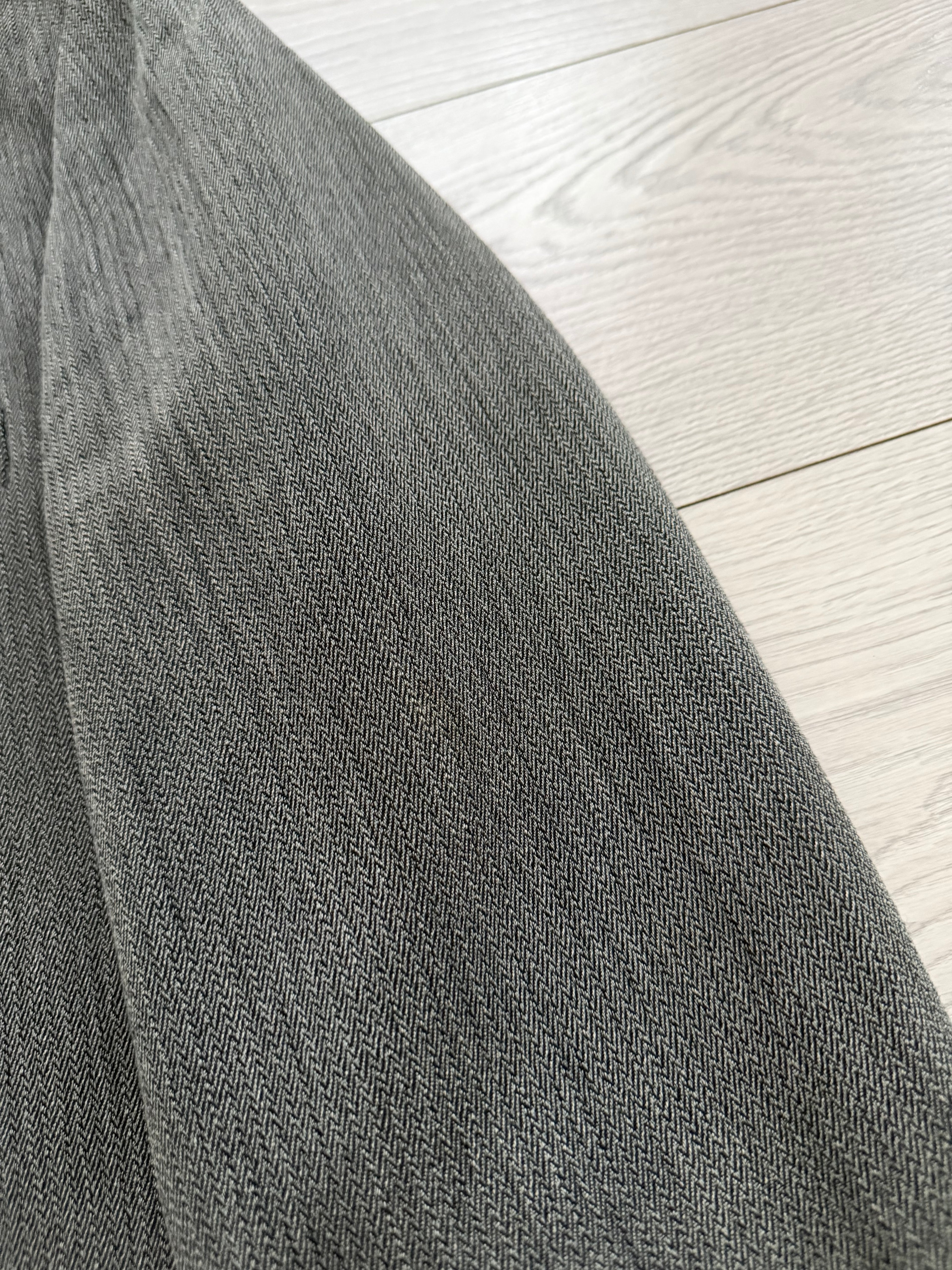Giorgio Armani 1980s 3B Herringbone Weave Grey Pleated Wool Suit - Size XL Jacket / 32" Waist