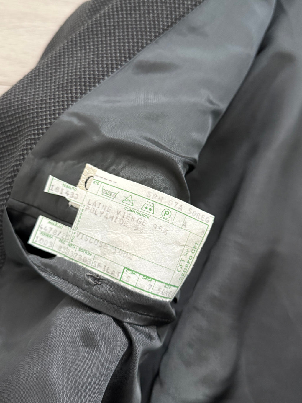 Giorgio Armani 1980s Double Breasted Pleated Wool Suit Grey New - Size L Jacket / 32" Waist