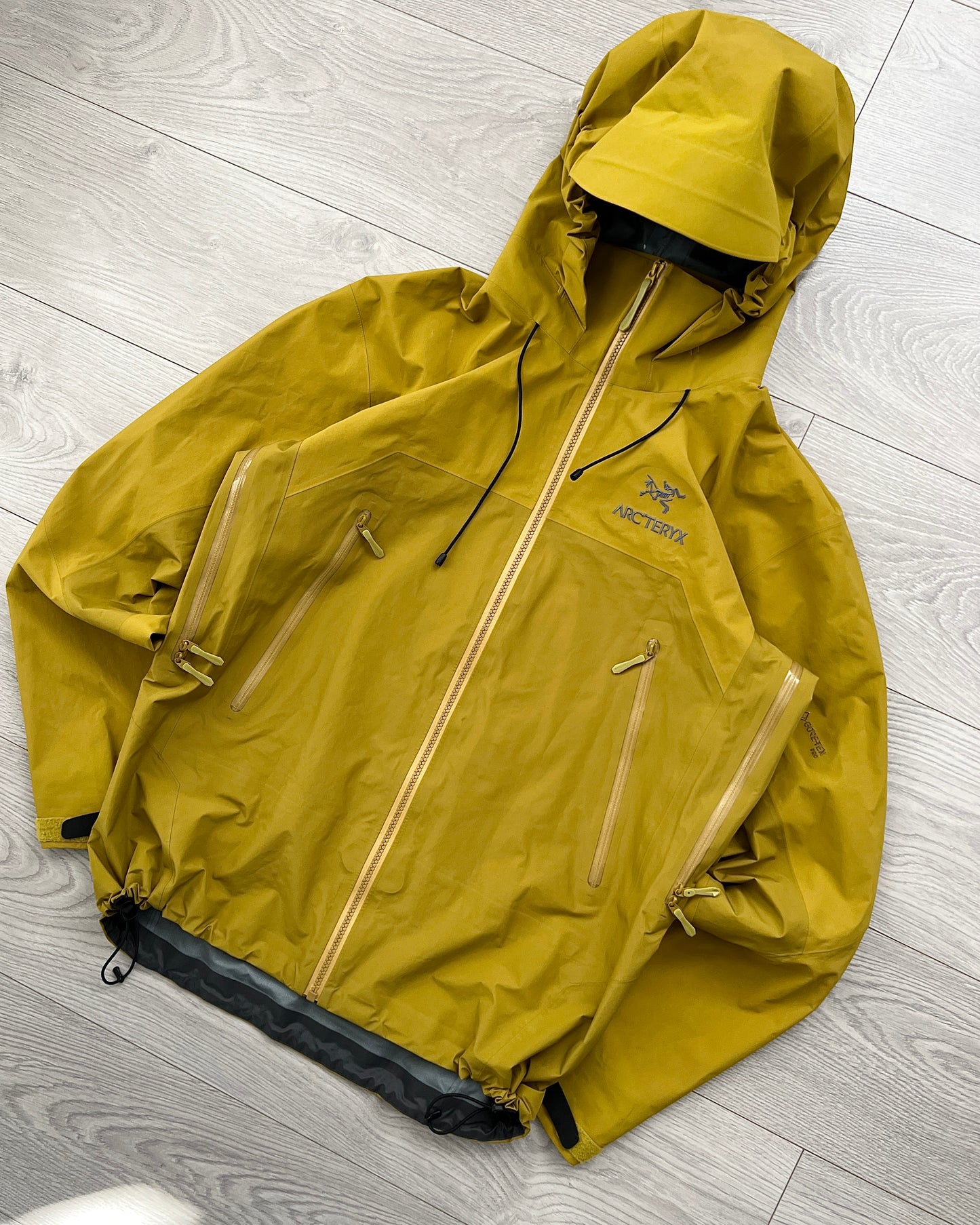 Arcteryx Beta AR Gore-Tex Pro Shell Jacket - Size M