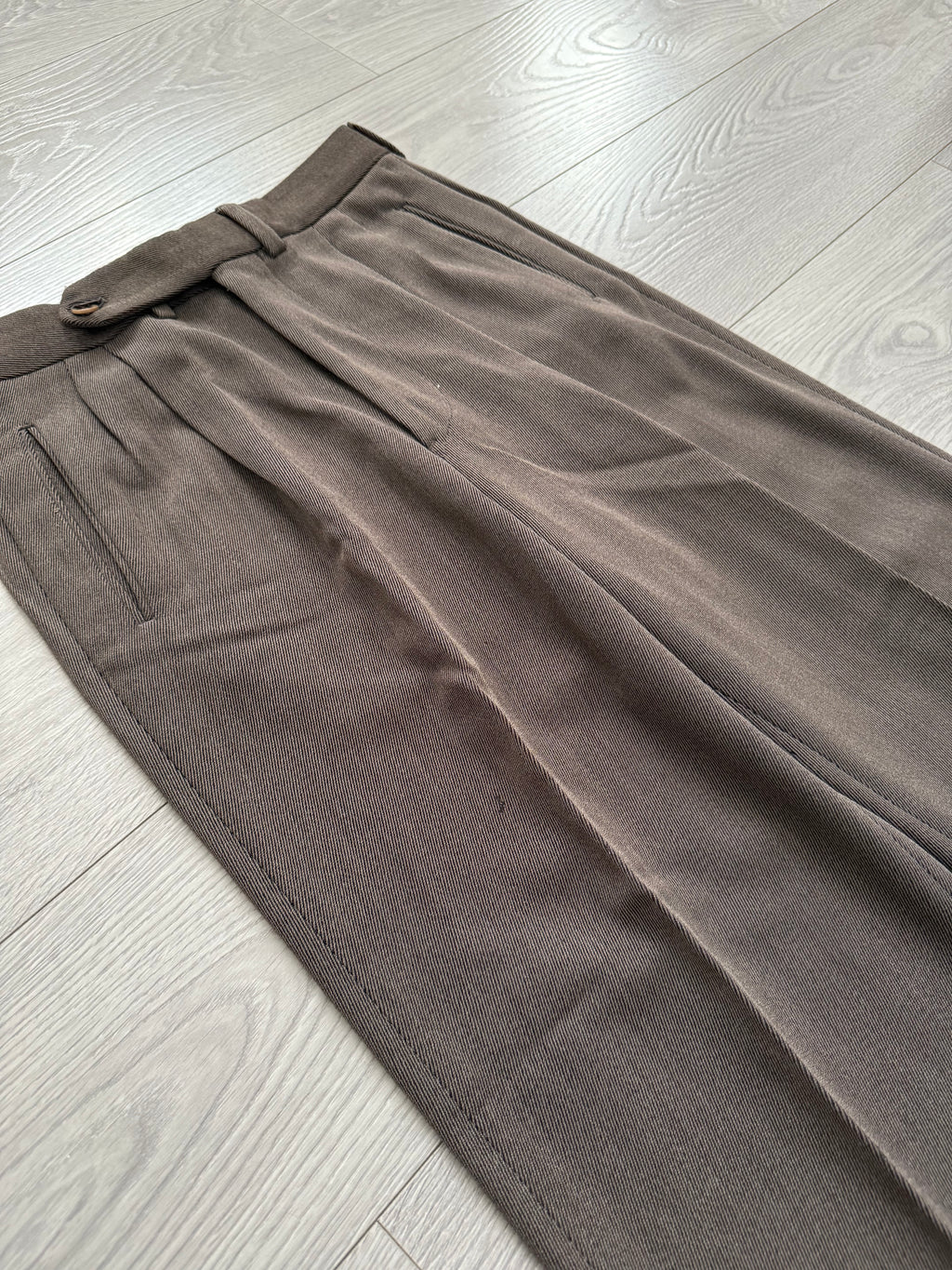 Giorgio Armani 1990s Pleated Wool Suit - Size M Jacket / 30" Waist