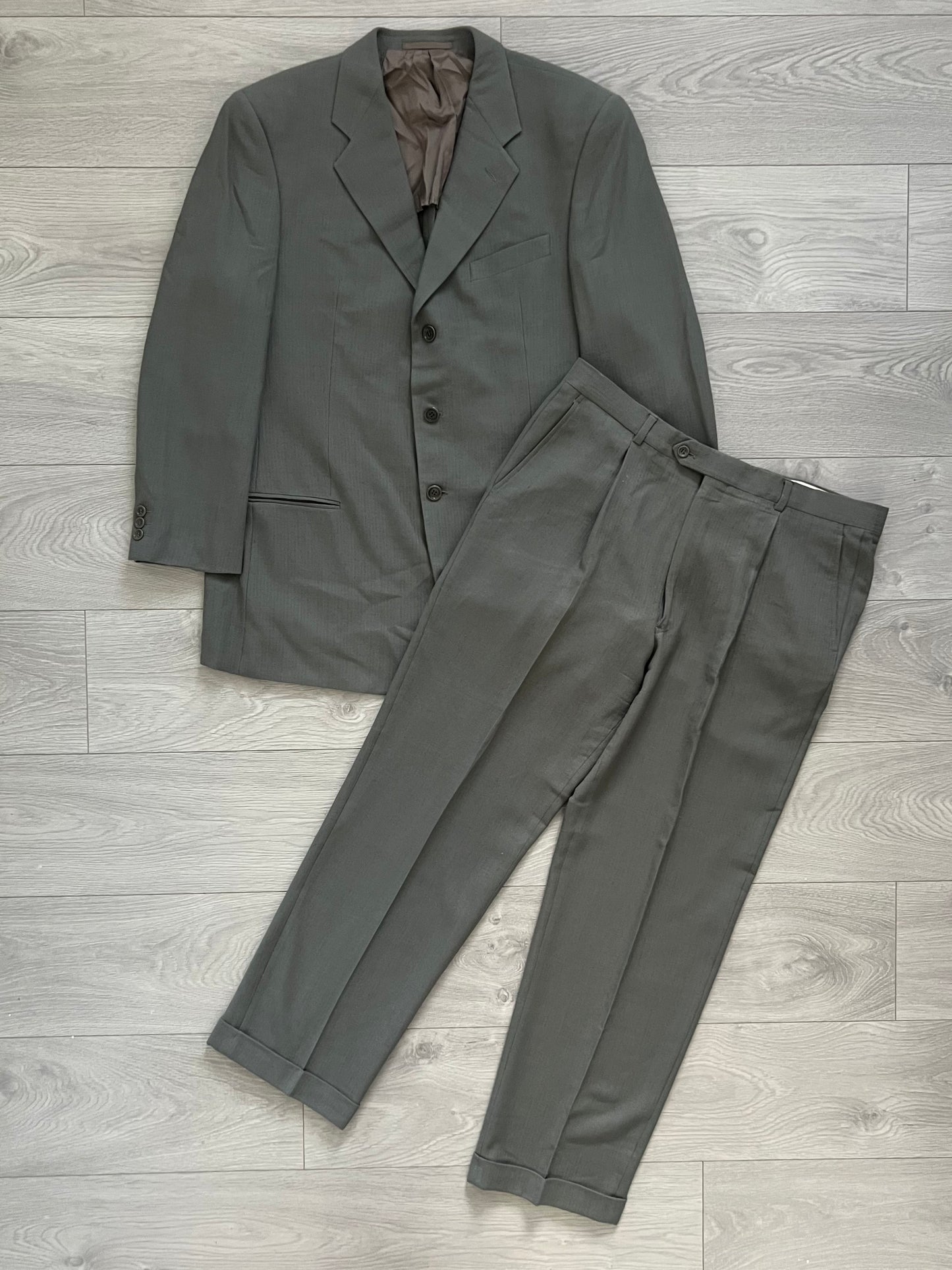 Armani 1990s Pleated Grey Wool Relaxed Suit - L Jacket / 36" Waist