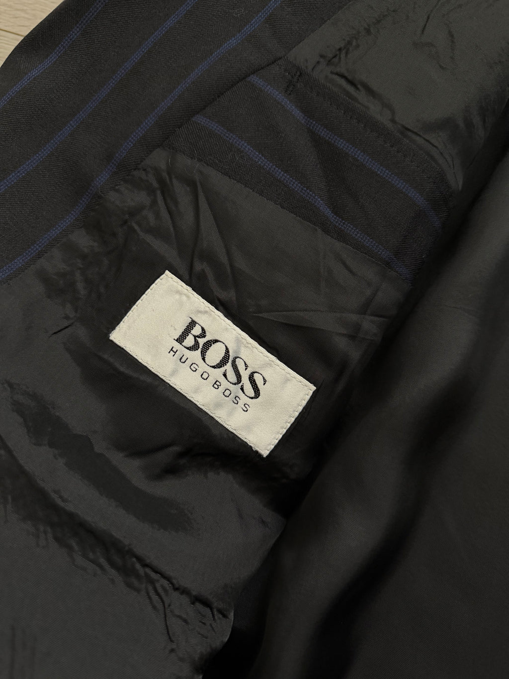 Hugo Boss 1980s Peaked Lapel Double Breasted Pleated Wool Suit - Size XXL Jacket / 34" Waist