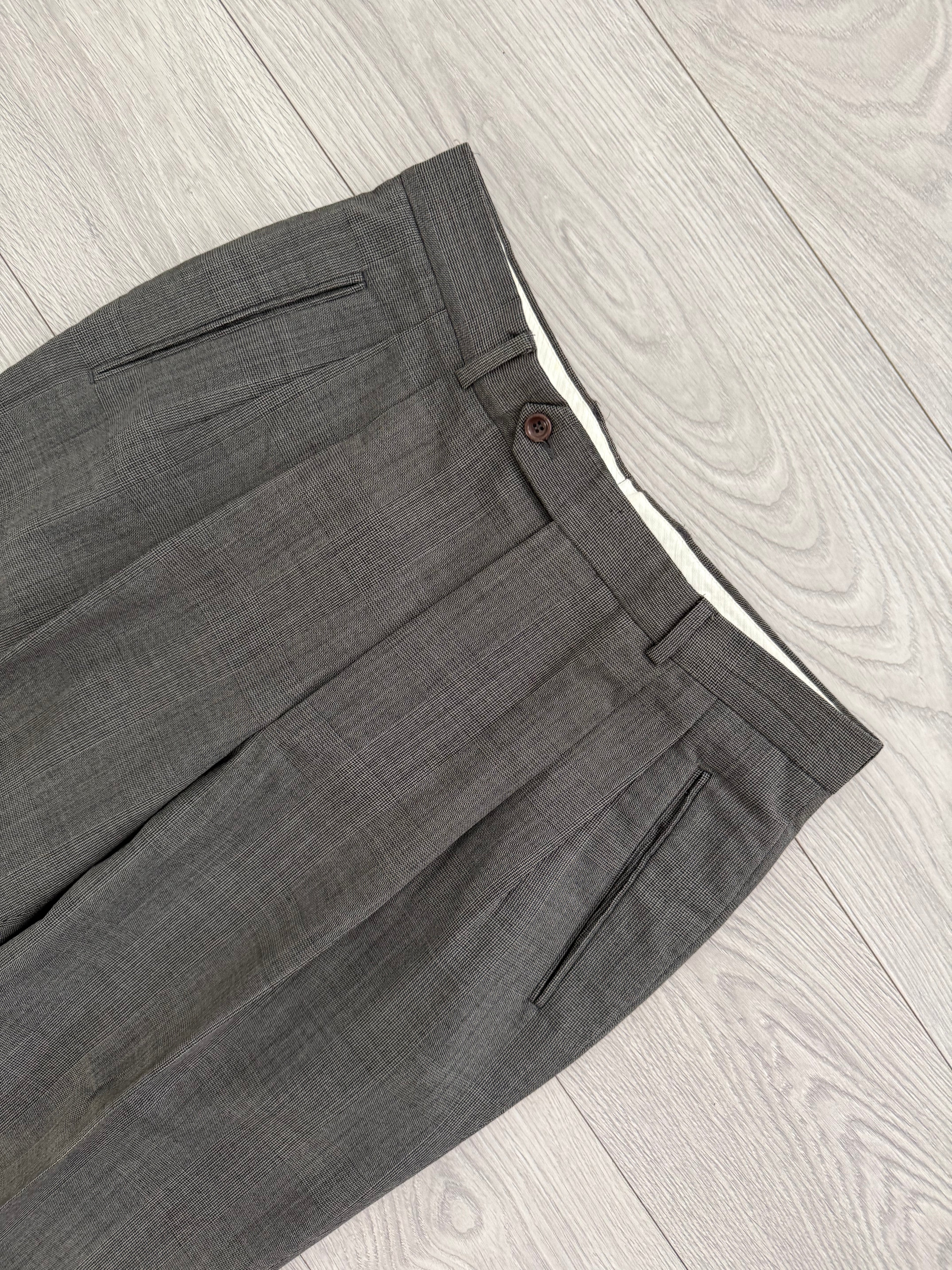 Hugo Boss 1980s 'Zeus' Peaked Lapel Double Breasted Pleated Wool Check Suit Greige - Size XL Jacket / 34" Waist