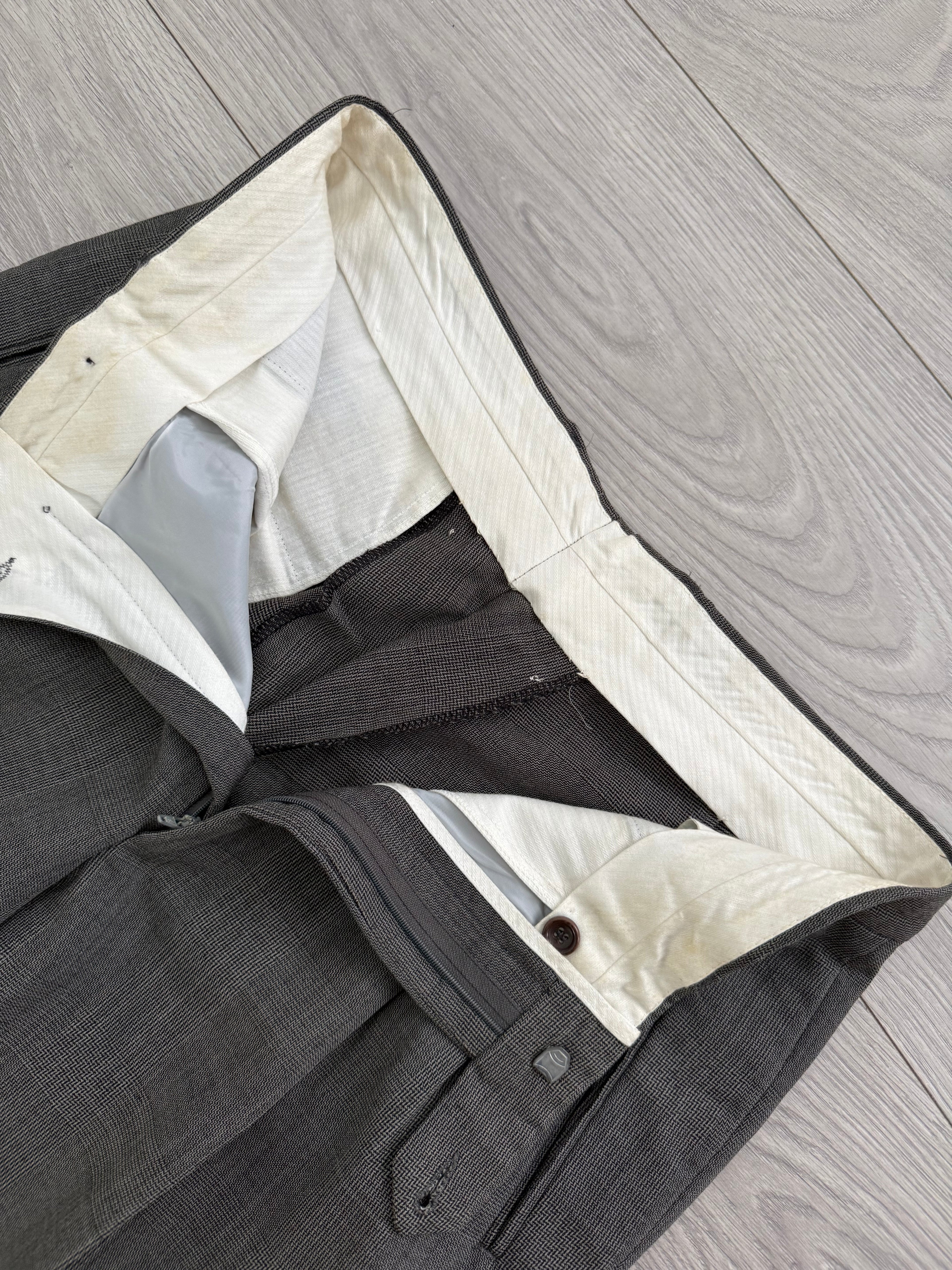 Hugo Boss 1980s 'Zeus' Peaked Lapel Double Breasted Pleated Wool Check Suit Greige - Size XL Jacket / 34" Waist