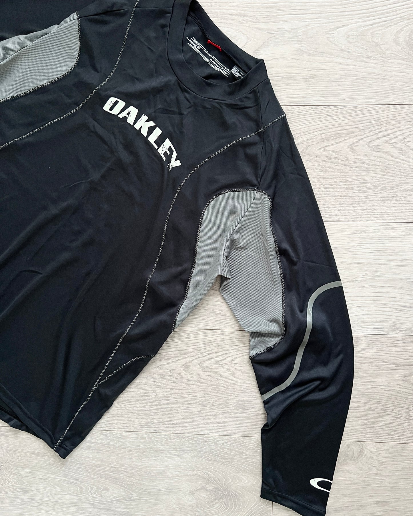 Oakley FW06 Technical Curve Panelled Jersey Top - Size L