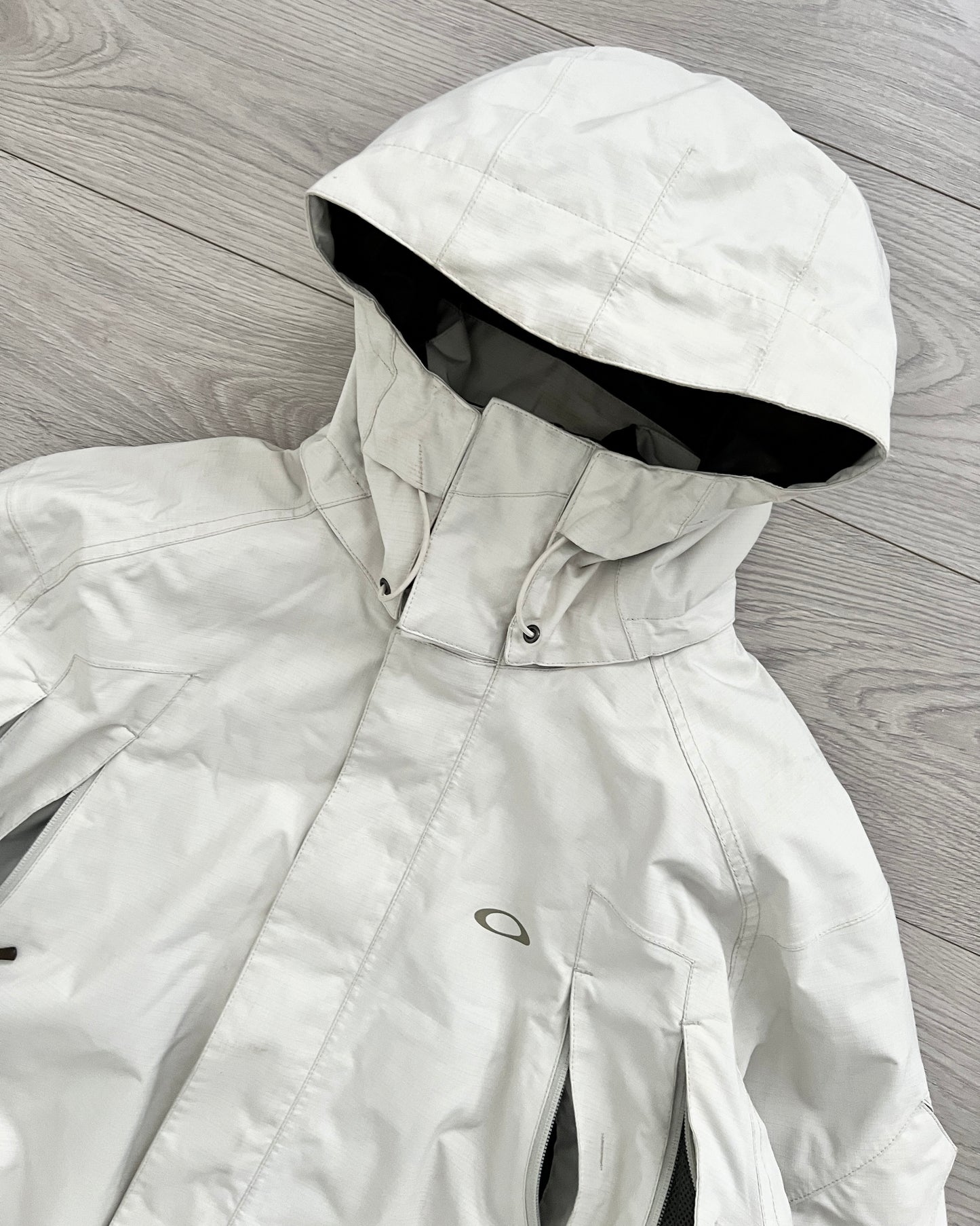 Oakley FW2008 Magnetic Hood Vent Pocket Waterproof Jacket - Size L