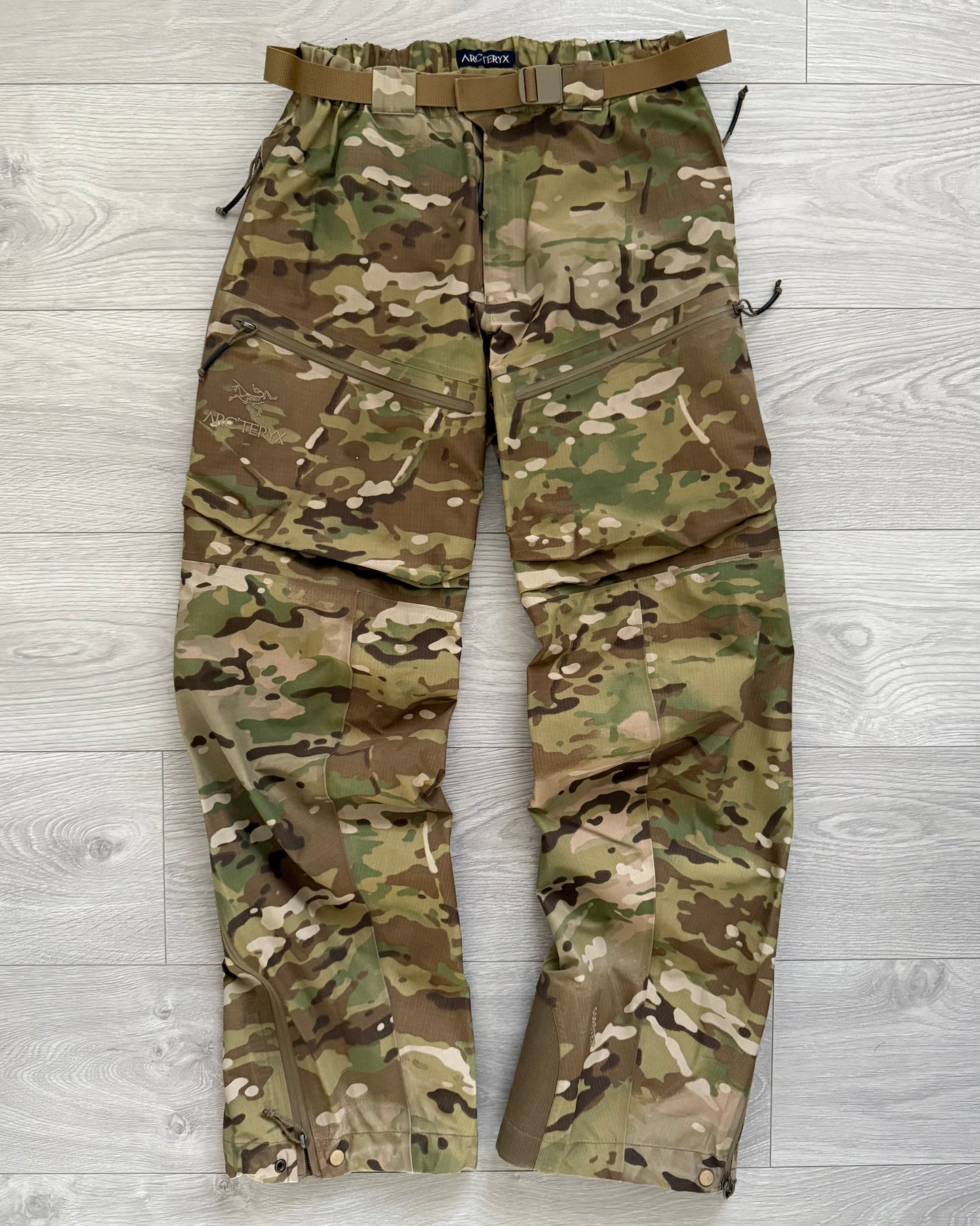 Arcteryx LEAF Alpha LT GEN 2 Gore-Tex Waterproof Pants Multicam - Size M