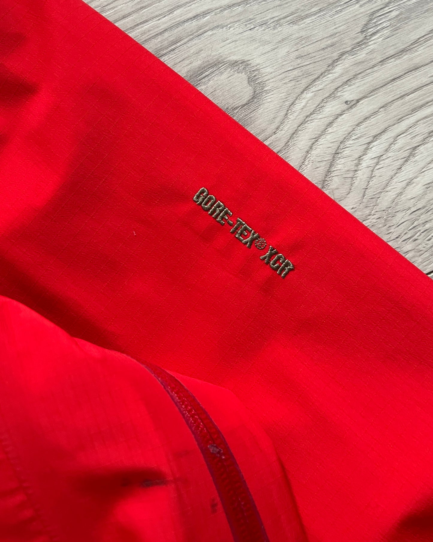 Arcteryx 2001 Beta AR Gore-Tex XCR Jacket in Formula Red - Size L