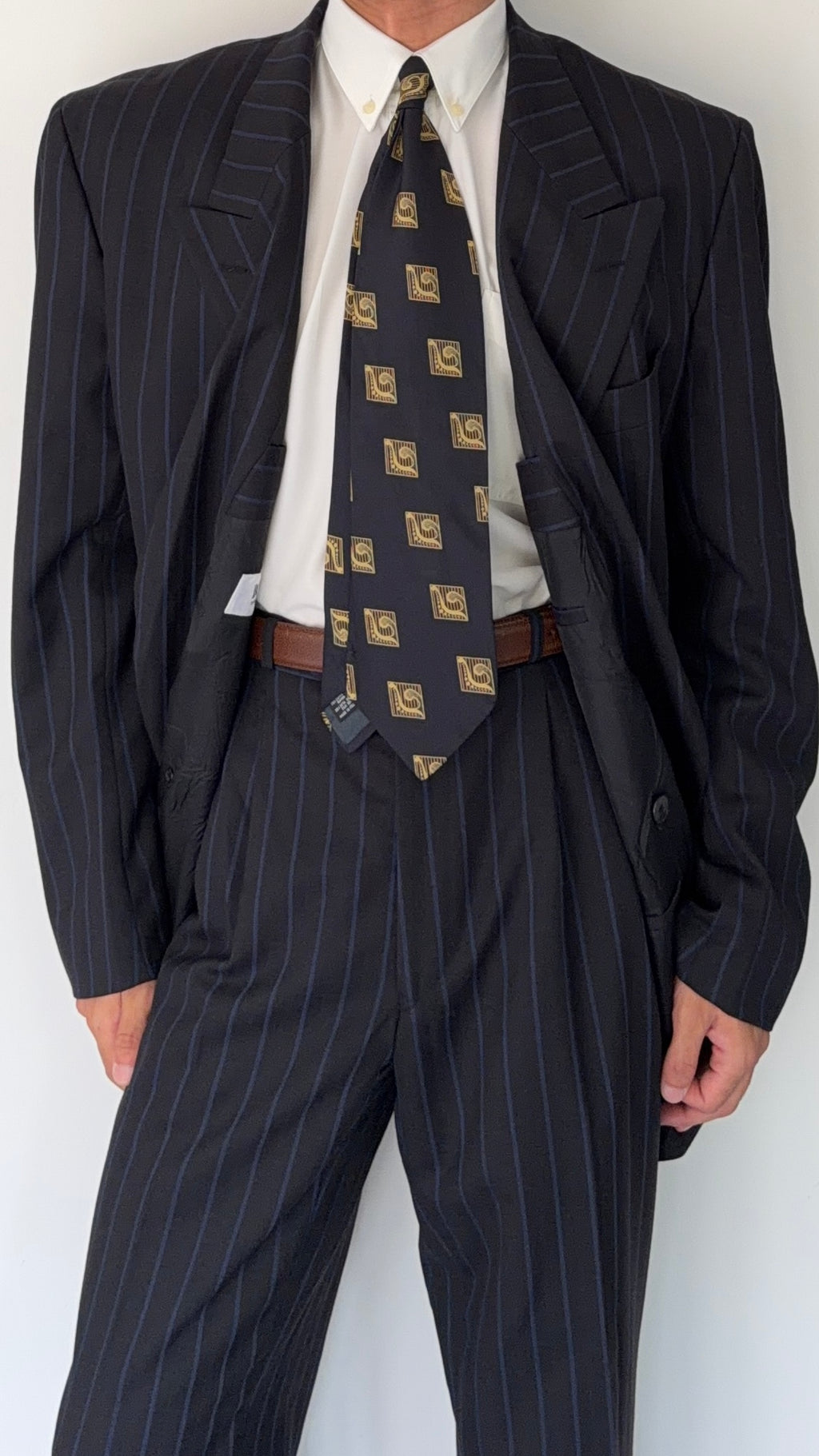 Hugo Boss 1980s Peaked Lapel Double Breasted Pleated Wool Suit - Size XXL Jacket / 34" Waist