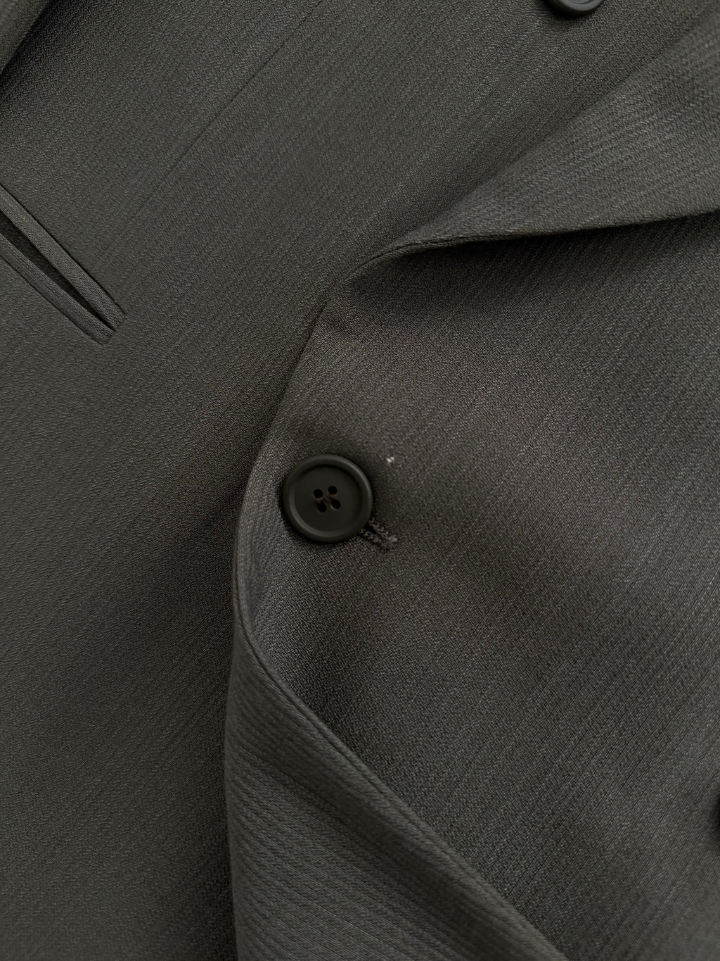 Giorgio Armani 1980s Taupe Charcoal Peaked Lapel Double Breasted Ribbed Weave Pleated Wool Suit - Size XL Jacket / 32" Waist