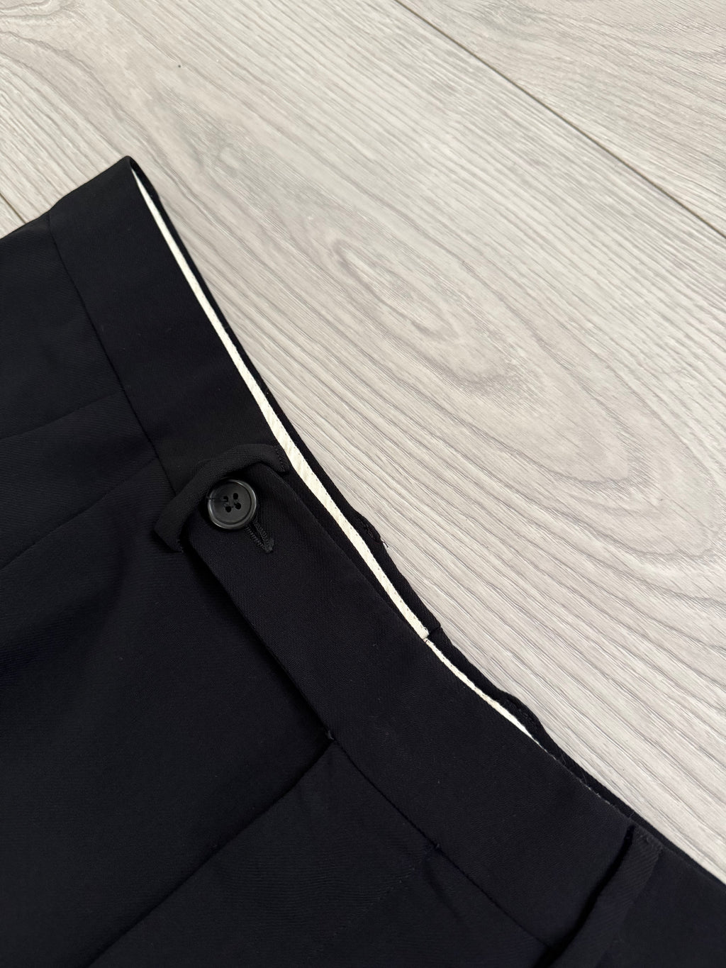 Giorgio Armani Black Label 1990s 3B Relaxed Draped Wool Suit Black - Size XL Jacket / 36" Waist