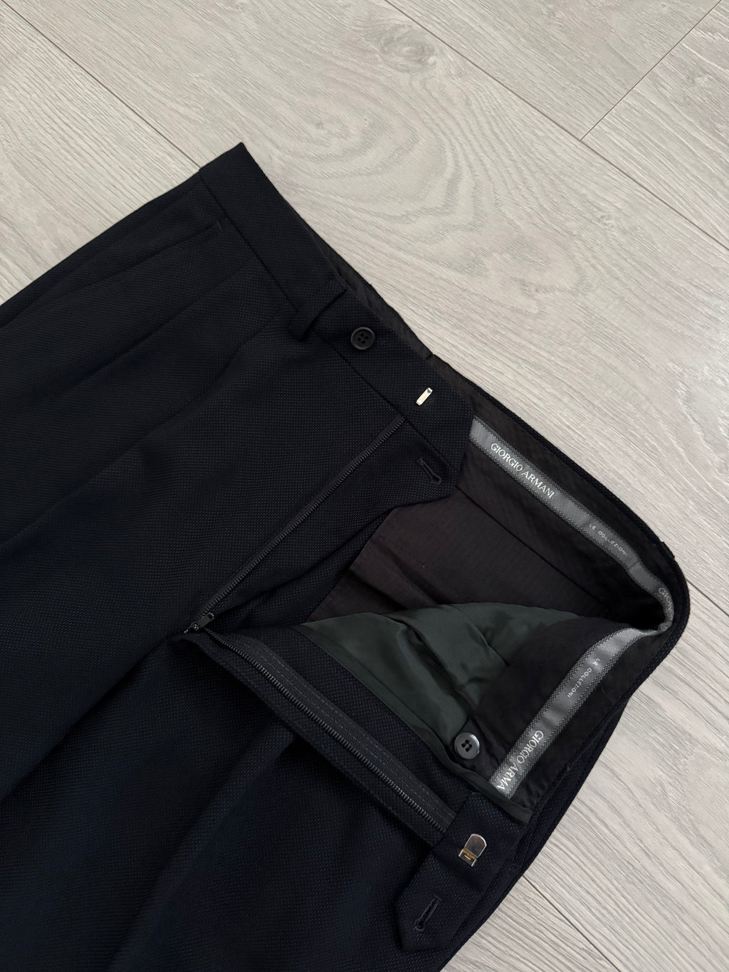 Giorgio Armani 1980s Double Breasted Pleated Wool Suit Navy New - Size L Jacket / 32" Waist