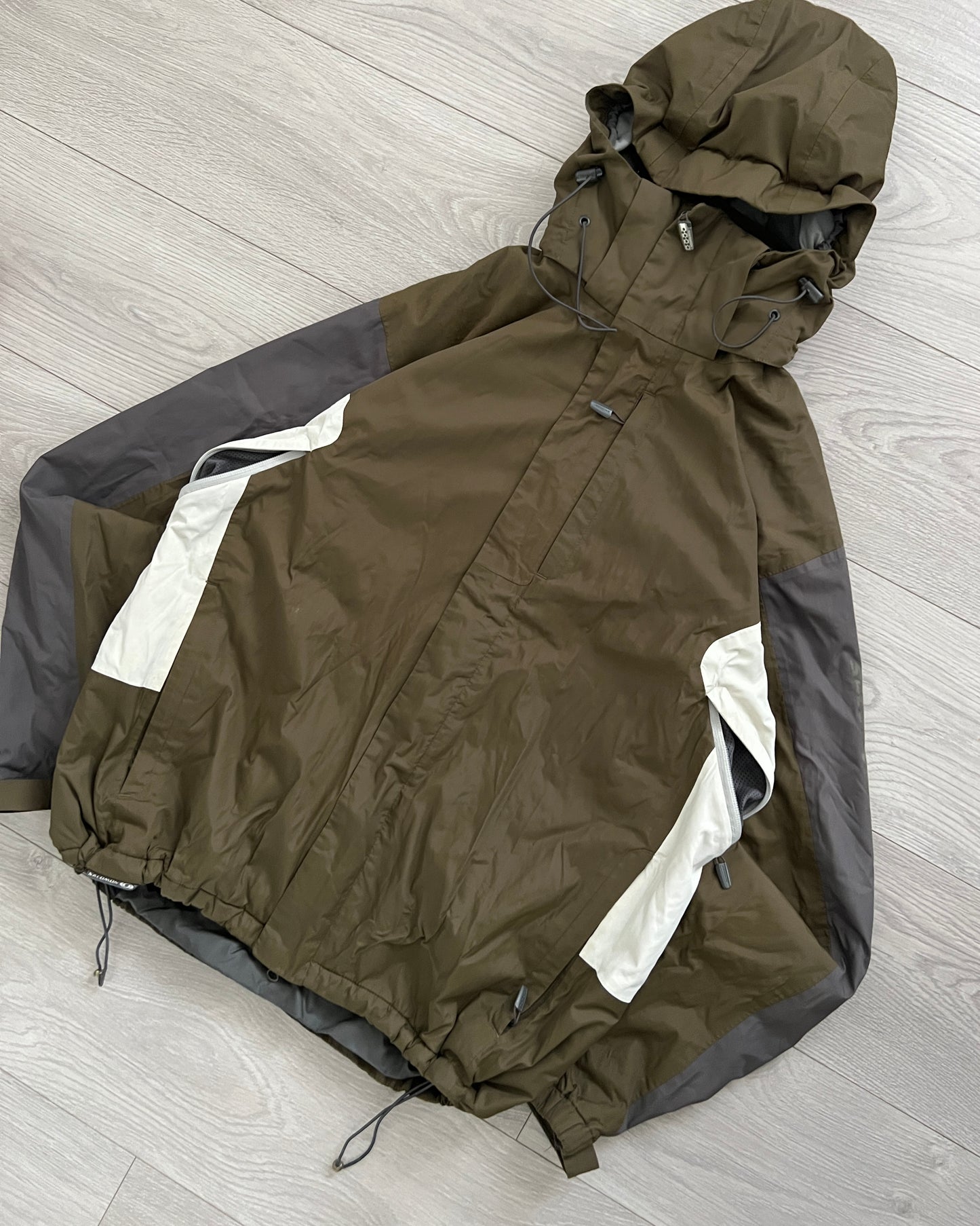 Salomon 00s Technical Waterproof Panelled Vent Jacket - Size M