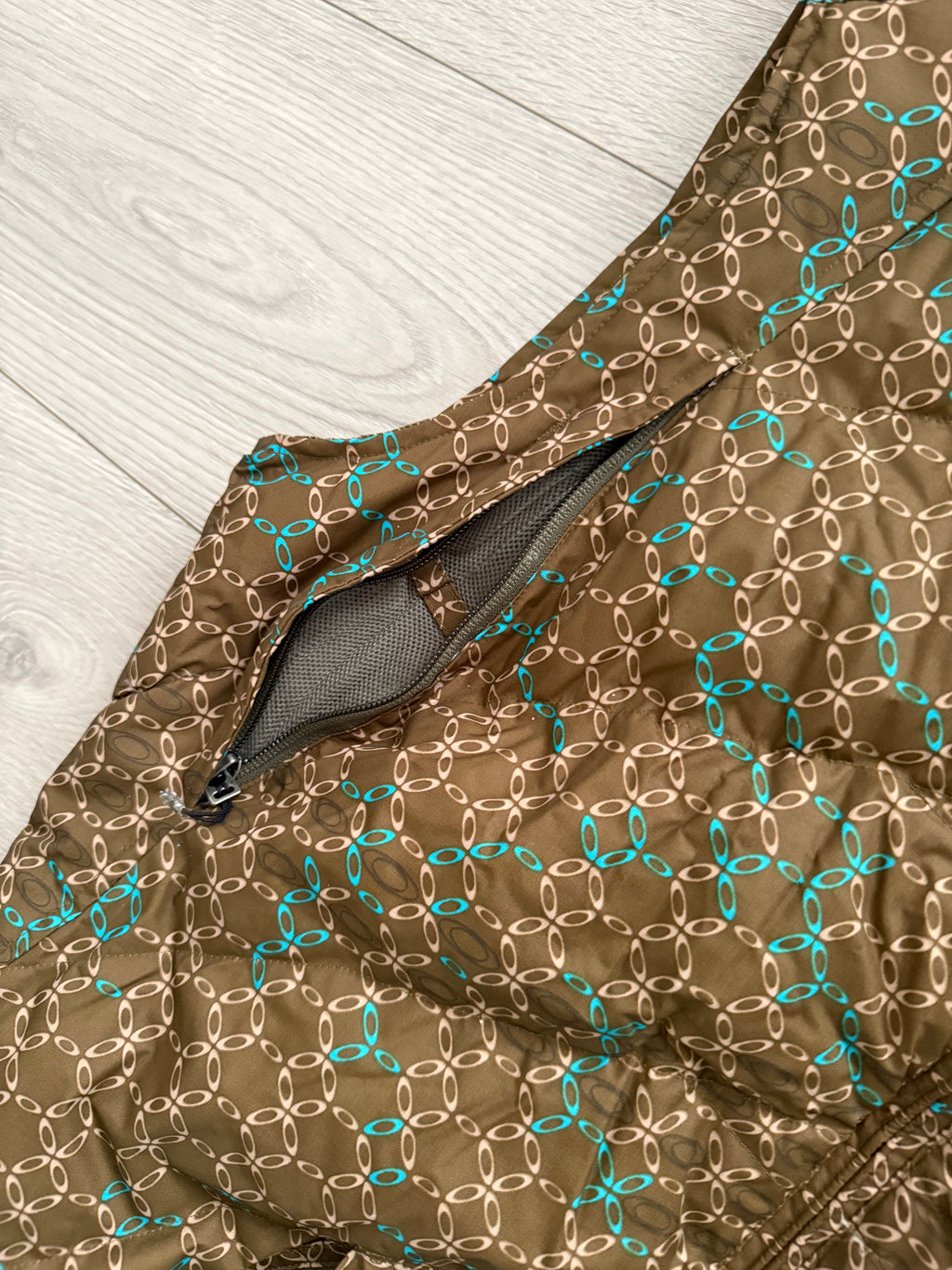 Oakley FW2008 O-Monogram Down Puffer Vest - Size M