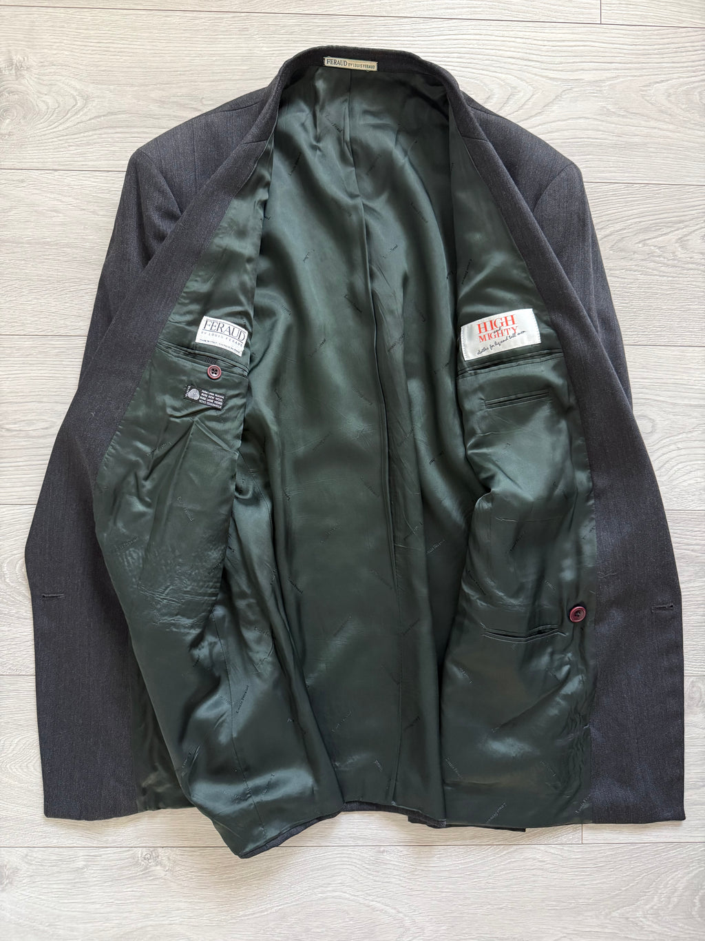 Louis Feraud Armani 1980s Peaked Lapel Double Breasted Pleated Pure New Wool Charcoal Grey Suit - Size XXL Jacket / 40" Waist