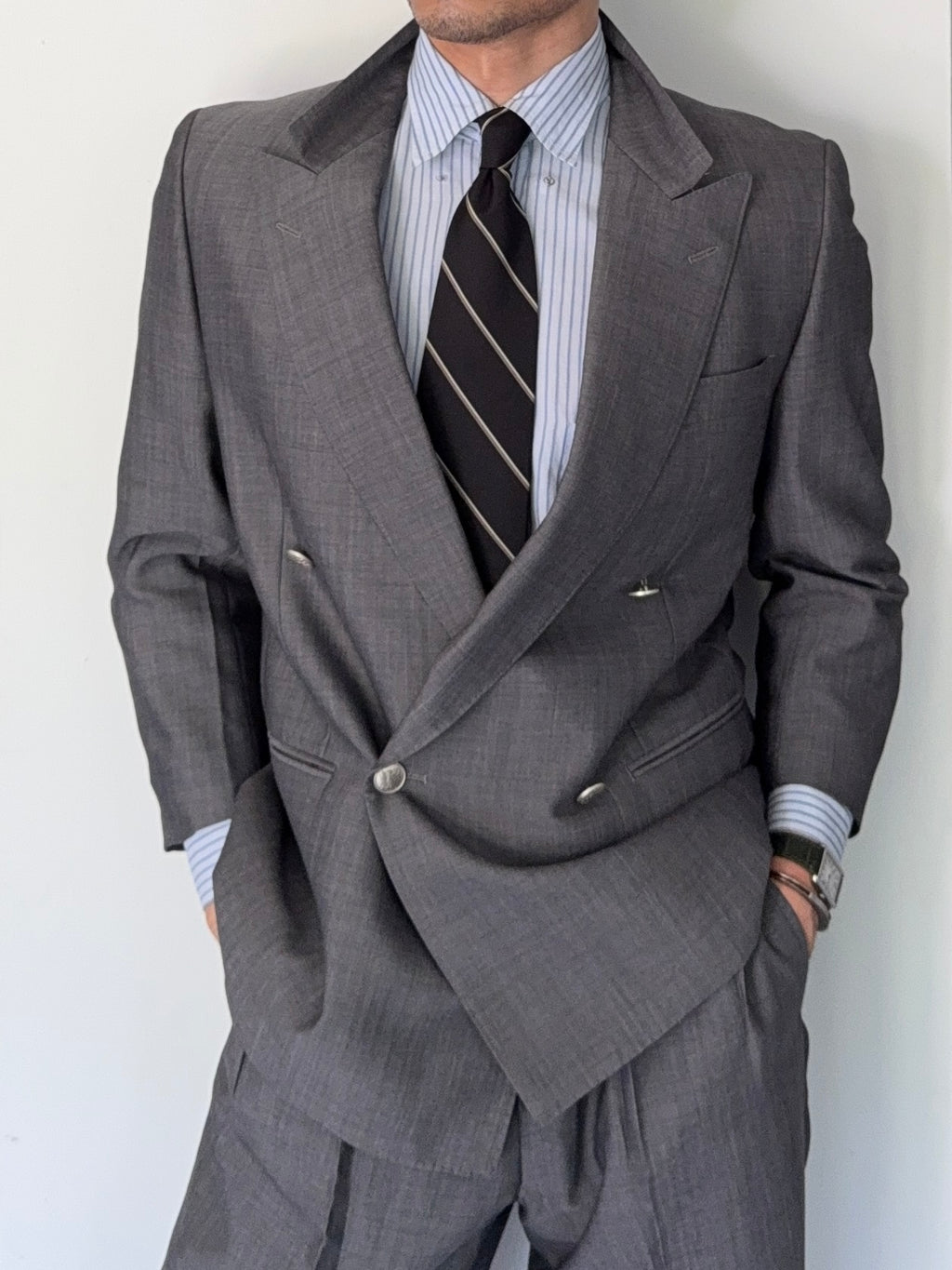 Burberry 1980s Peaked Lapel Double Breasted Pleated Wool Suit Grey - Size S Jacket / 32" Waist