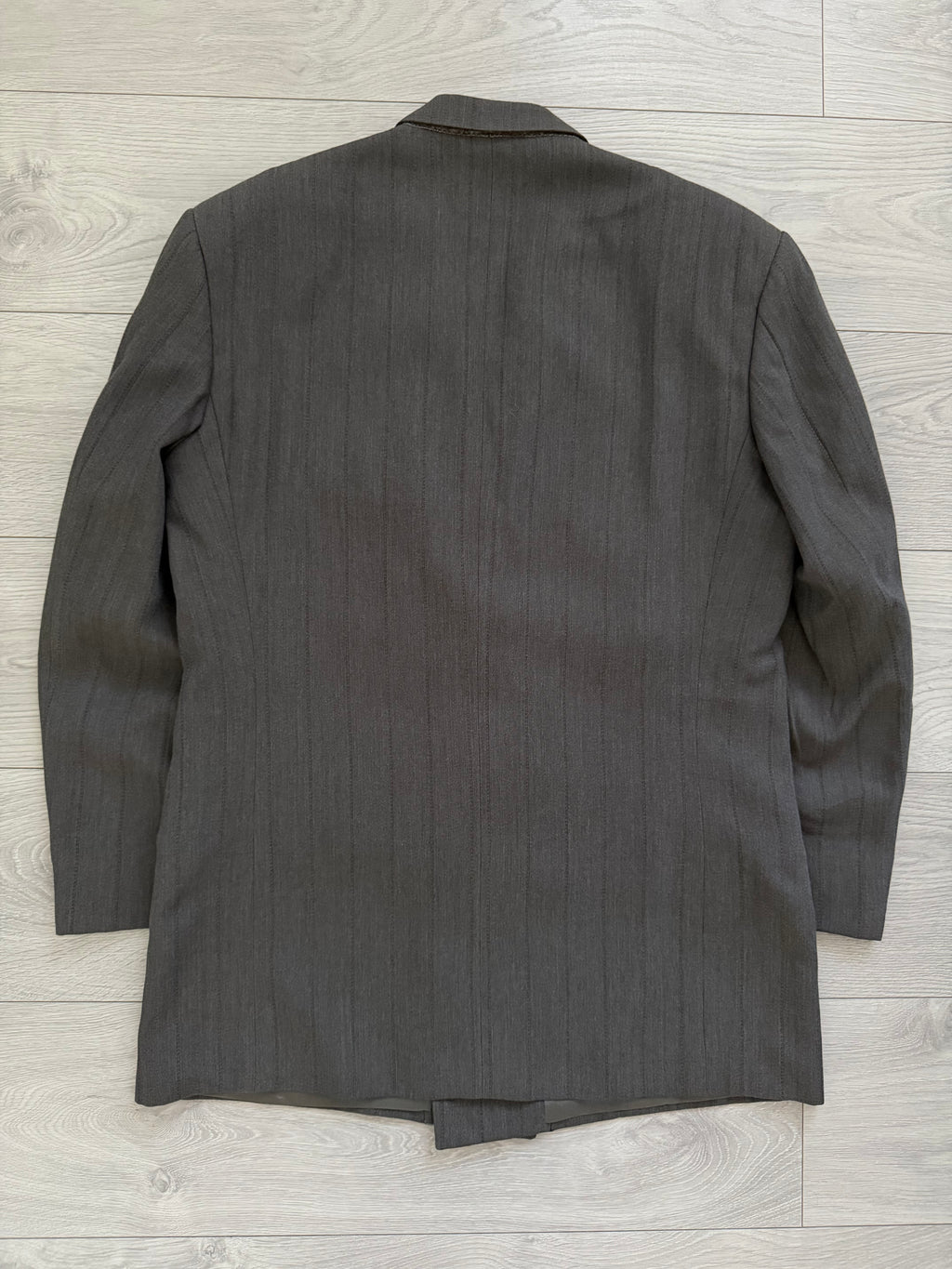Giorgio Armani 1980s Peaked Lapel Double Breasted Textured Wool Pleated Suit - Size L Jacket / 36" Waist