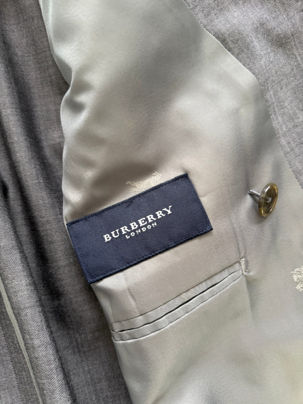 Burberry 1980s Peaked Lapel Double Breasted Pleated Wool Suit Grey - Size S Jacket / 32" Waist