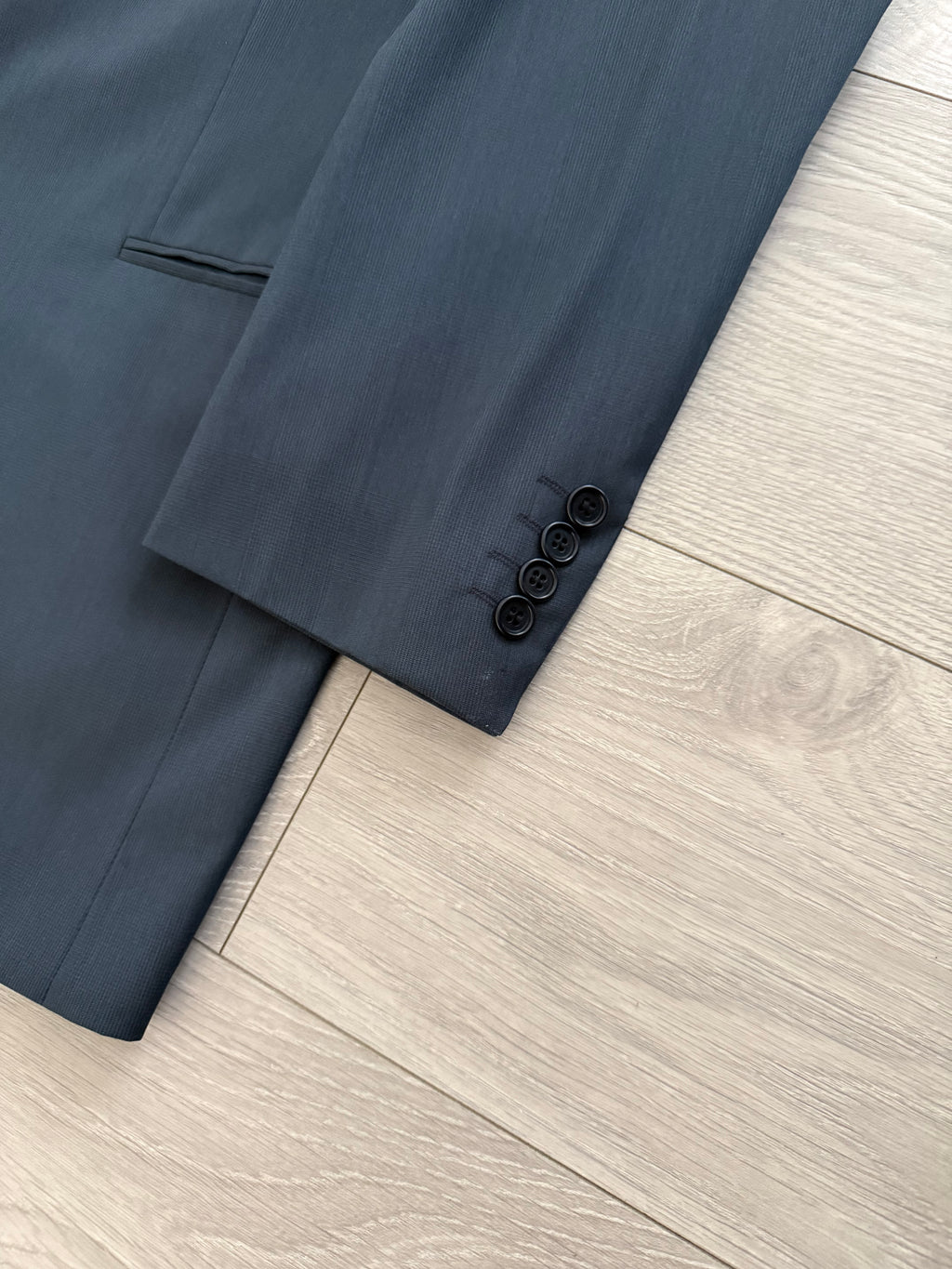 Hugo Boss 1980s 3B Gunmetal Blue Pleated Wool Suit - Size L Jacket / 34" Waist