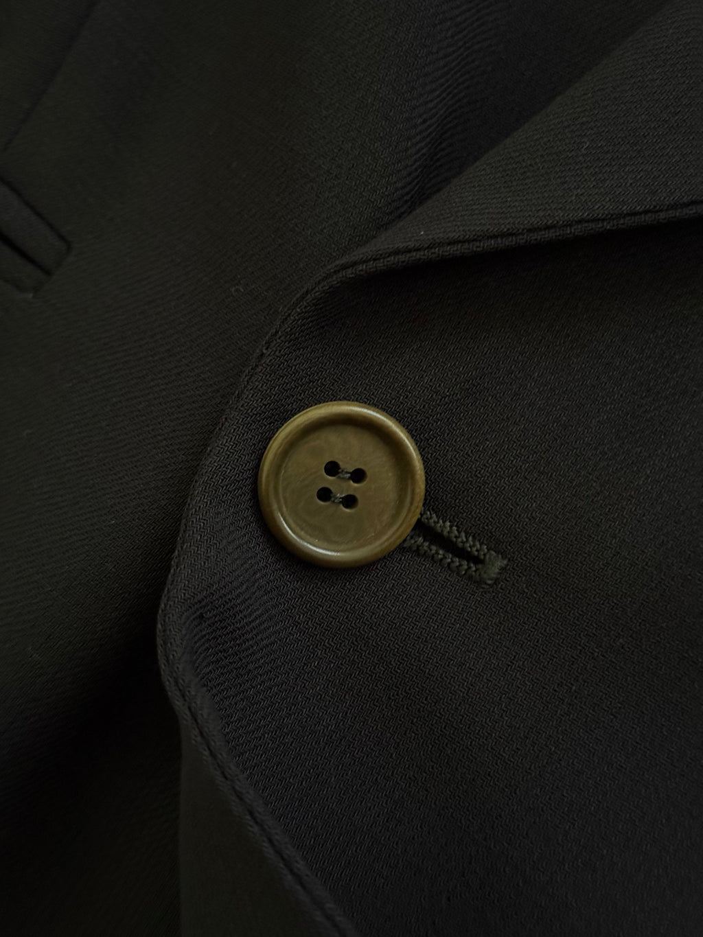 Giorgio Armani 1990s Black Label Peaked Lapel Double Breasted Navy Wool Pleated Draped Suit - Size L Jacket / 34" Waist