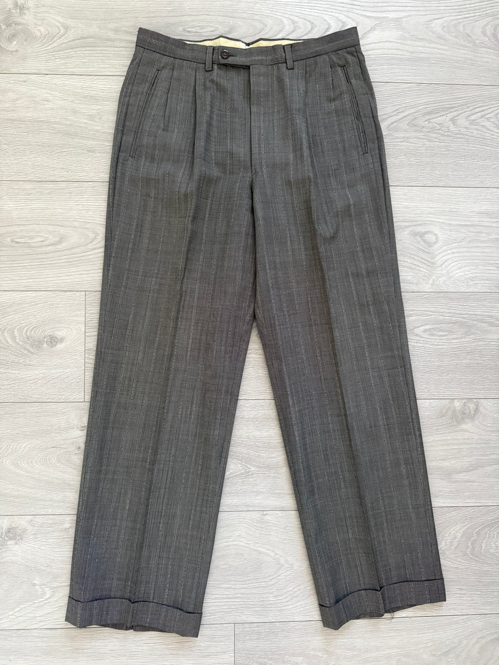 Giorgio Armani Mani 1980s 2B Textured Wool Grey Pleated Suit - Size M Jacket / 32" Waist