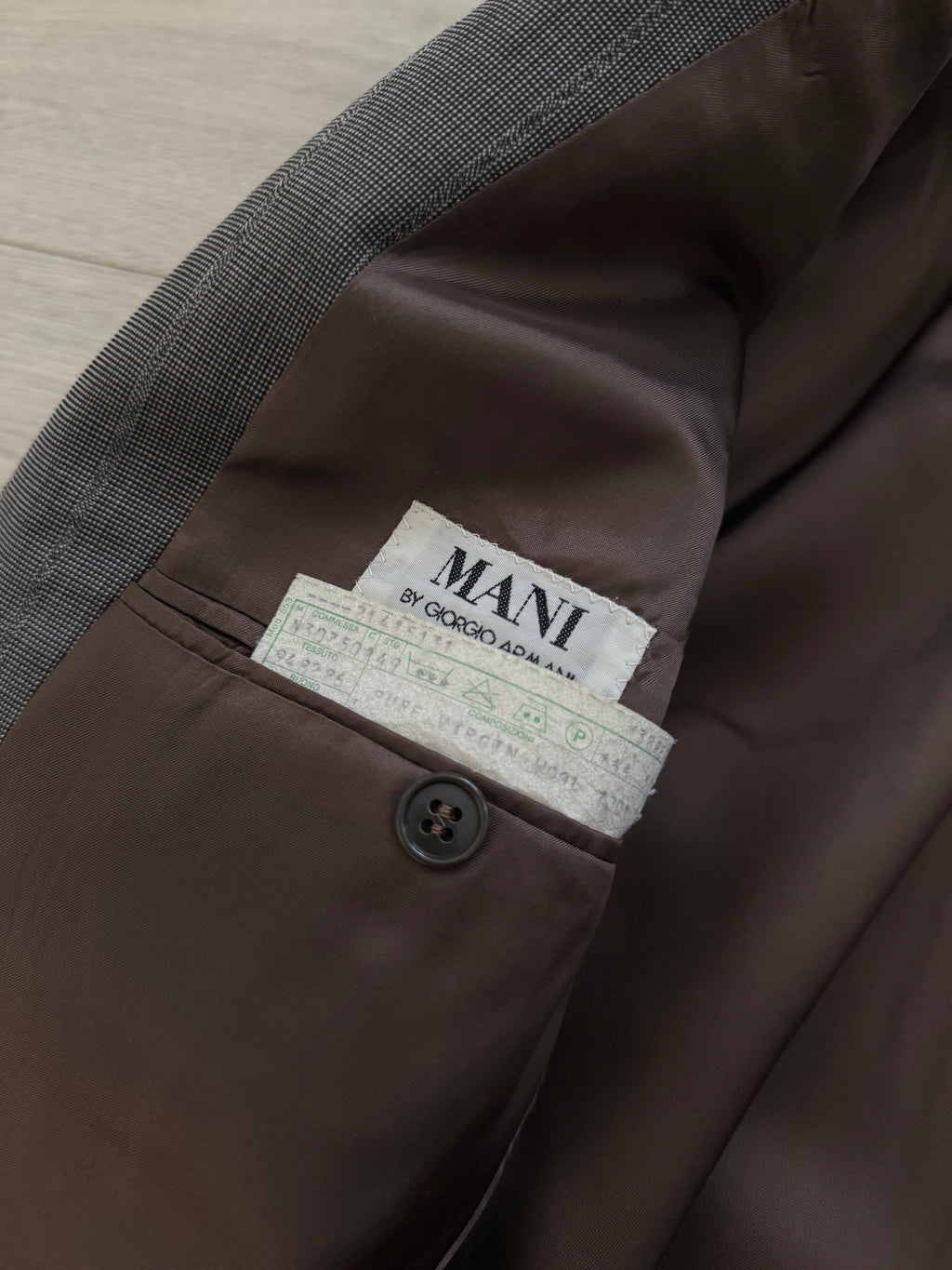 Giorgio Armani Mani 1980s 2B Textured Wool Grey Pleated Suit - Size M Jacket / 32" Waist