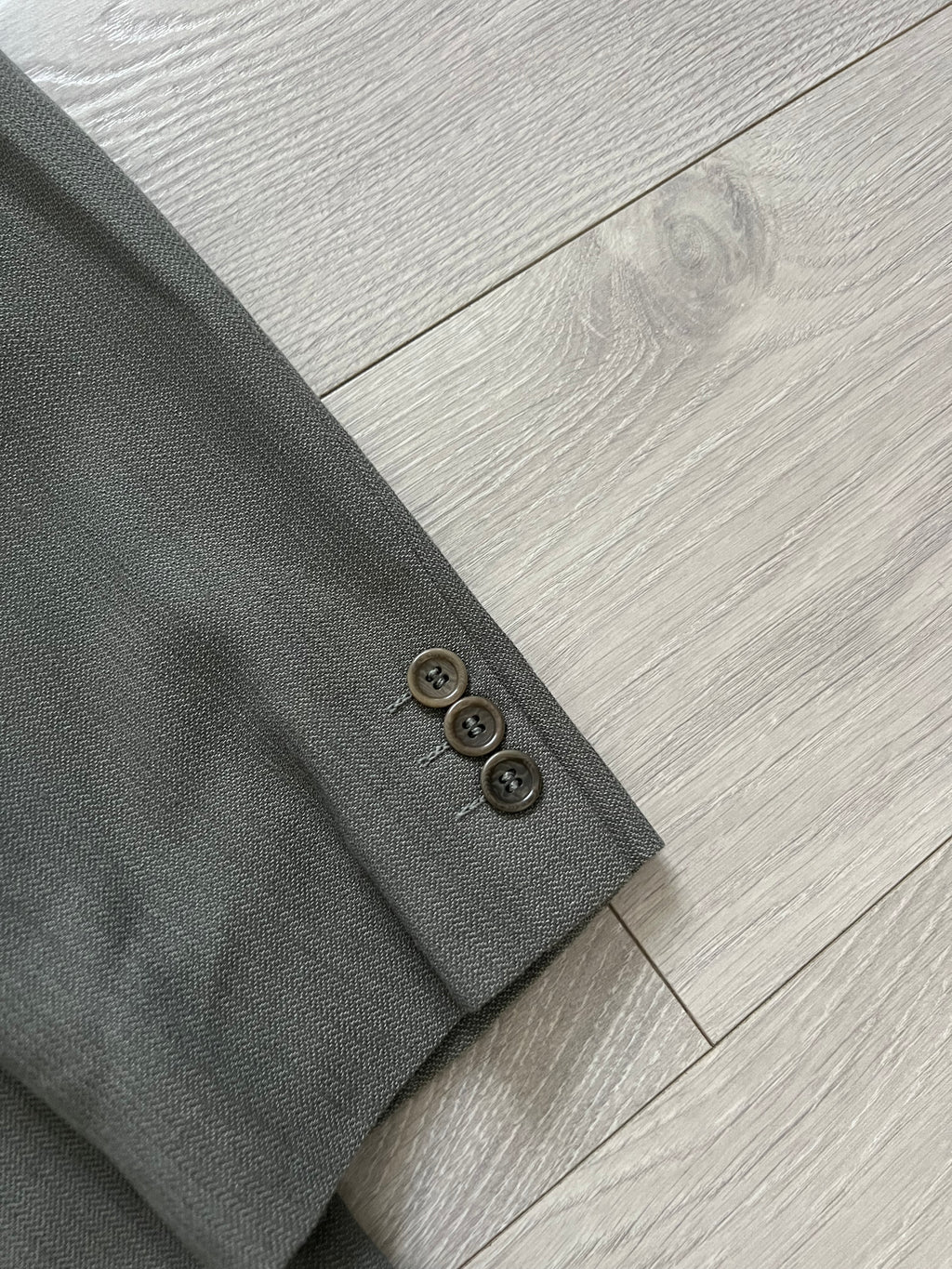 Armani 1990s Pleated Grey Wool Relaxed Suit - L Jacket / 36" Waist