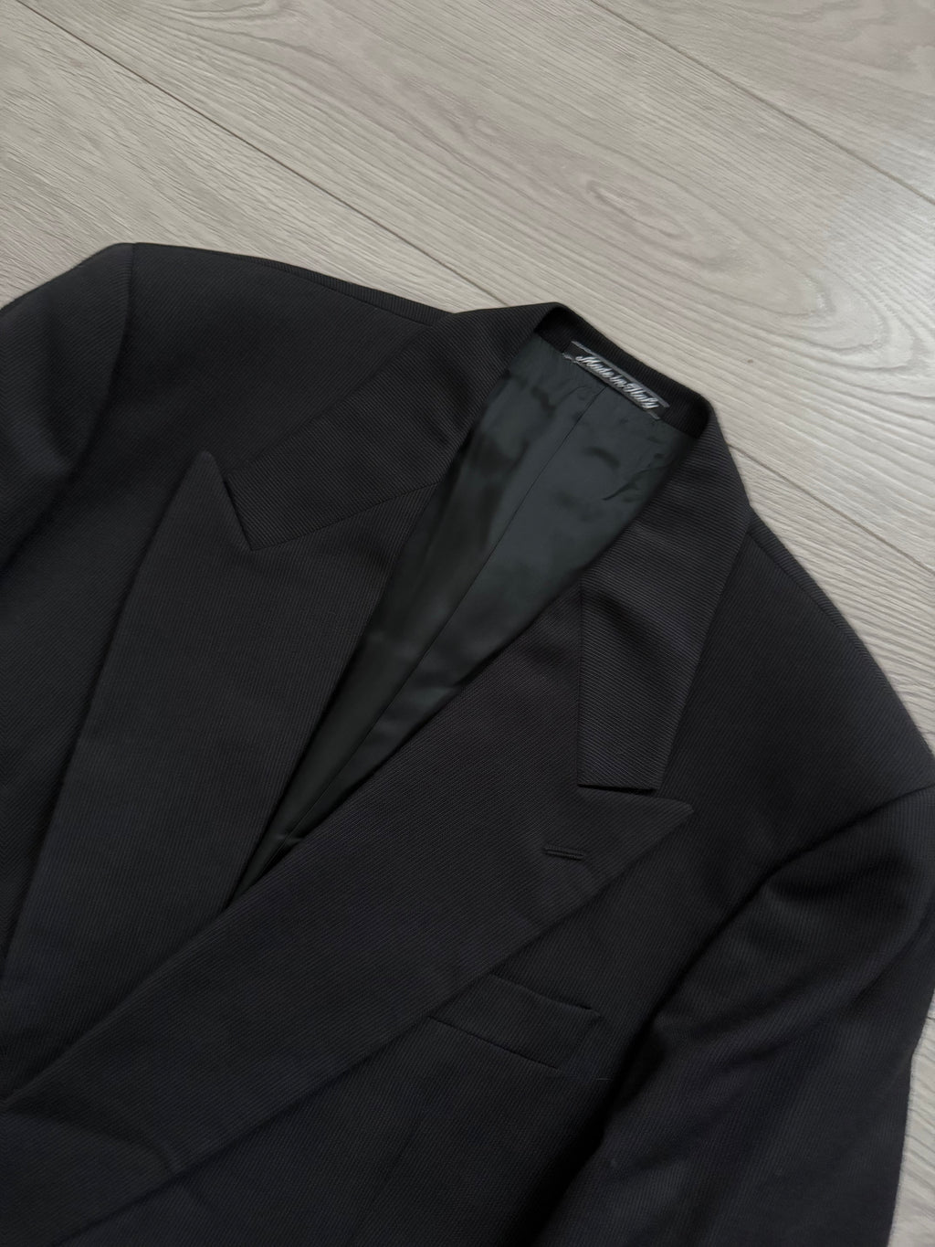 Giorgio Armani 1980s Double Breasted Pleated Wool Suit Black New - Size L Jacket / 32" Waist