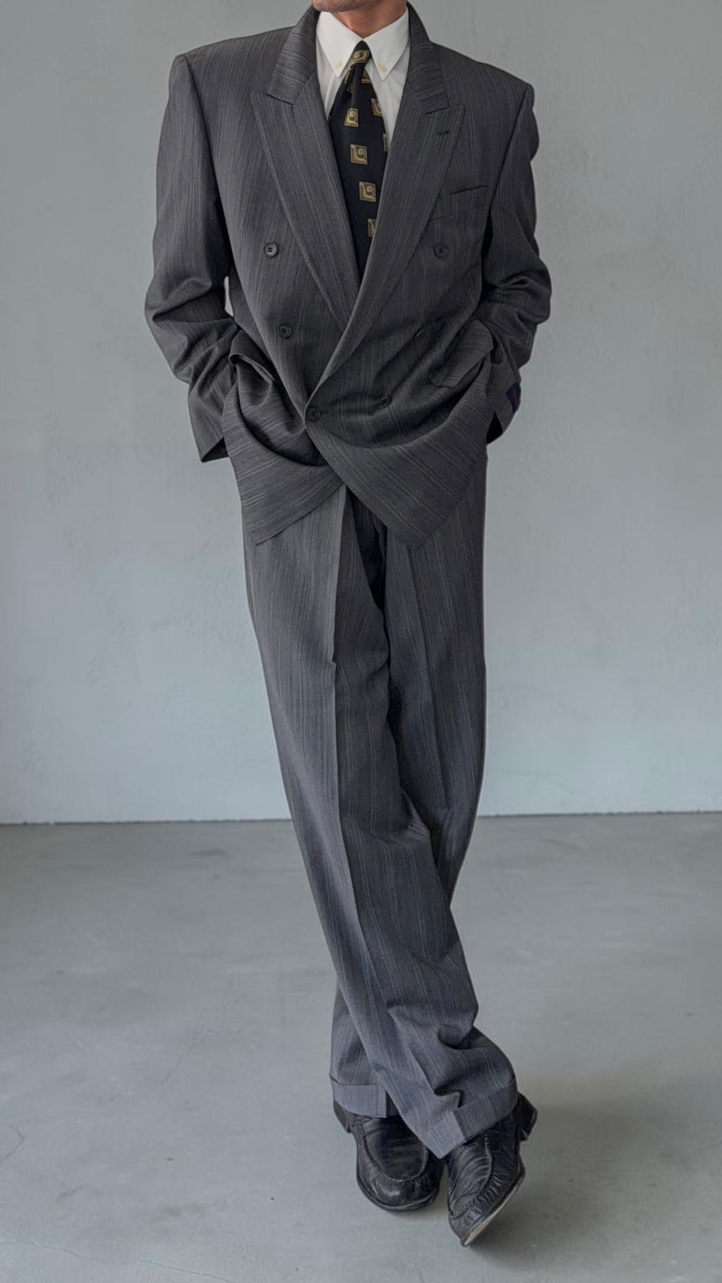 1980s Vintage Peaked Lapel Double Breasted Pleated Wool Textured Suit - Size XXL Jacket / 36" Waist