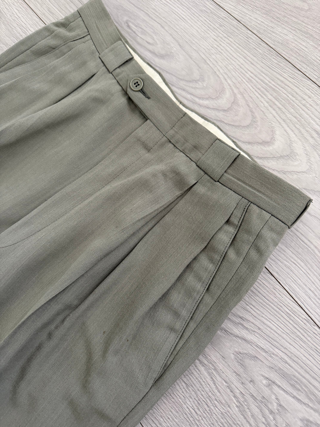 Emporio Armani 1980s 2B Taupe Siege Double-Pleat Wool Suit  - Size M Jacket / 31" Waist