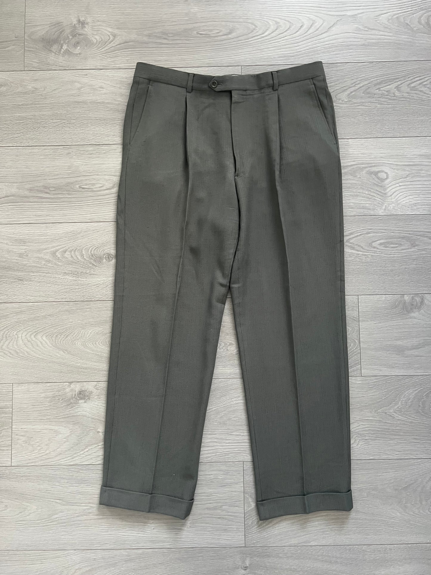 Armani 1990s Pleated Grey Wool Relaxed Suit - L Jacket / 36" Waist