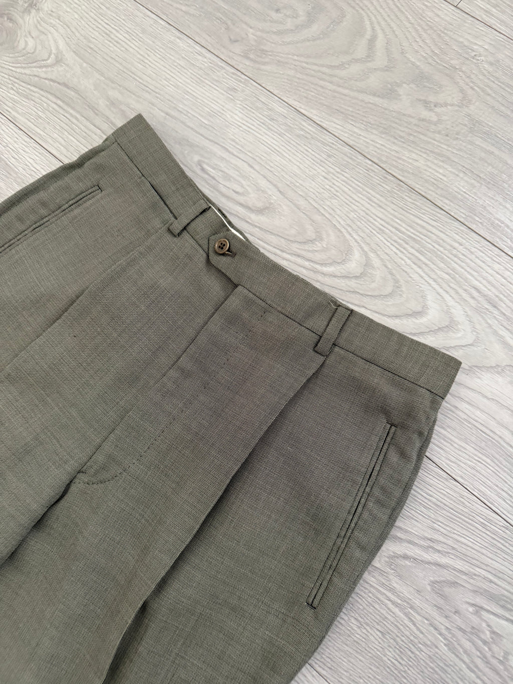 Valentino 1980s 6B Double Breasted Wool Power Suit in Taupe Olive - Size M Jacket / 32" Waist