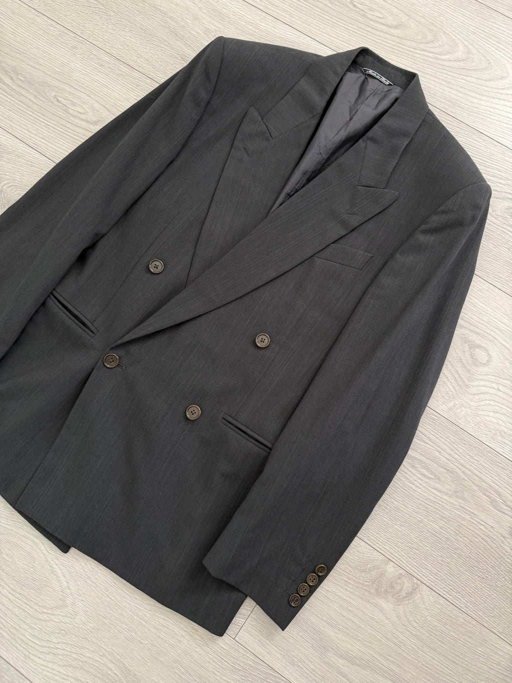 Gianfranco Ferre 1980s Peaked Lapel Double Breasted Pleated Wool Lightweight Suit Grey - Size S Jacket / 29" Waist