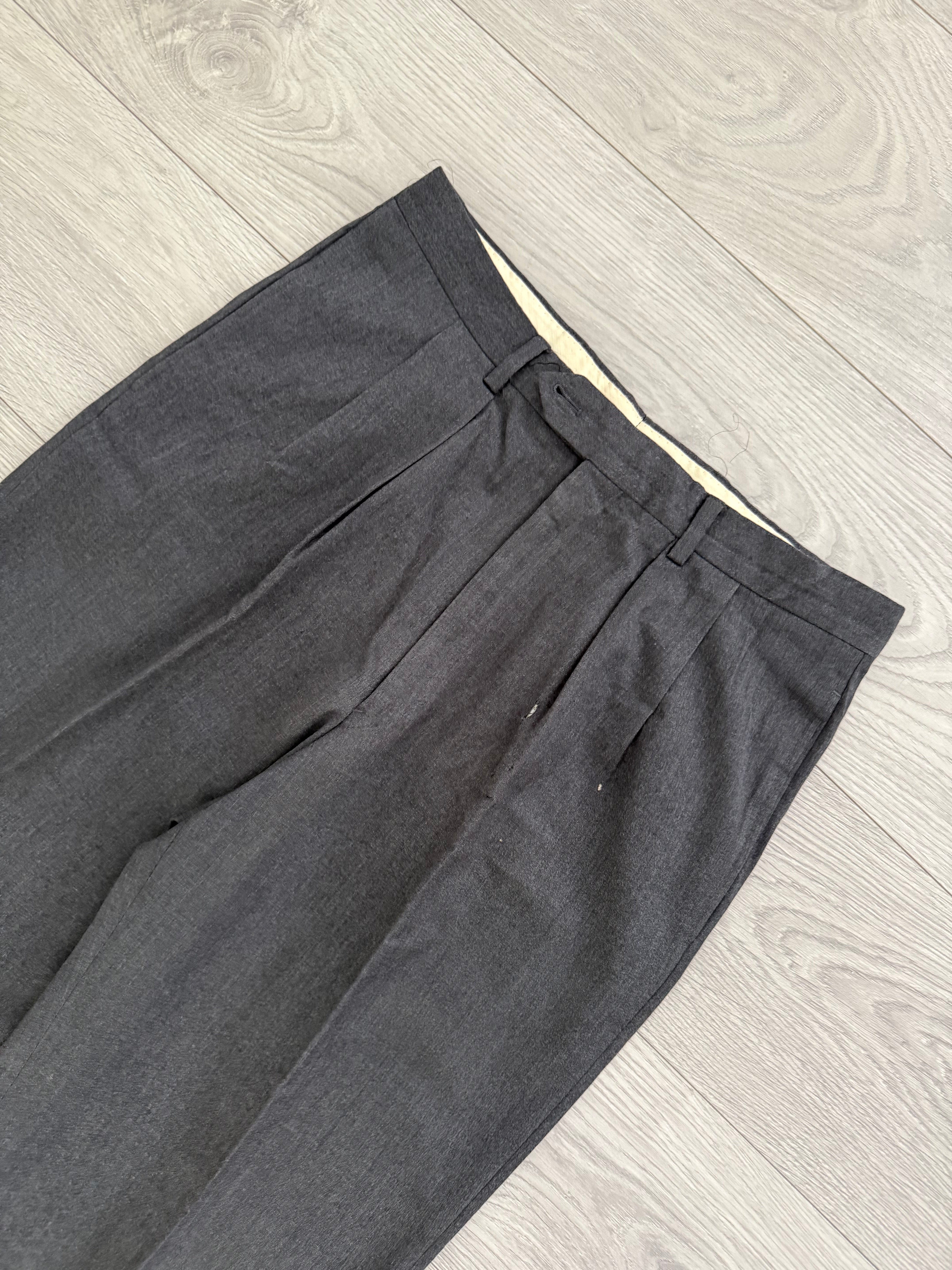 Giorgio Armani 1980s Pleated Wool Pants - Size 32 – NDWC0 Shop Giorgio Armani 1980s Pleated Wool Pants - Size 32 – NDWC0 Shop