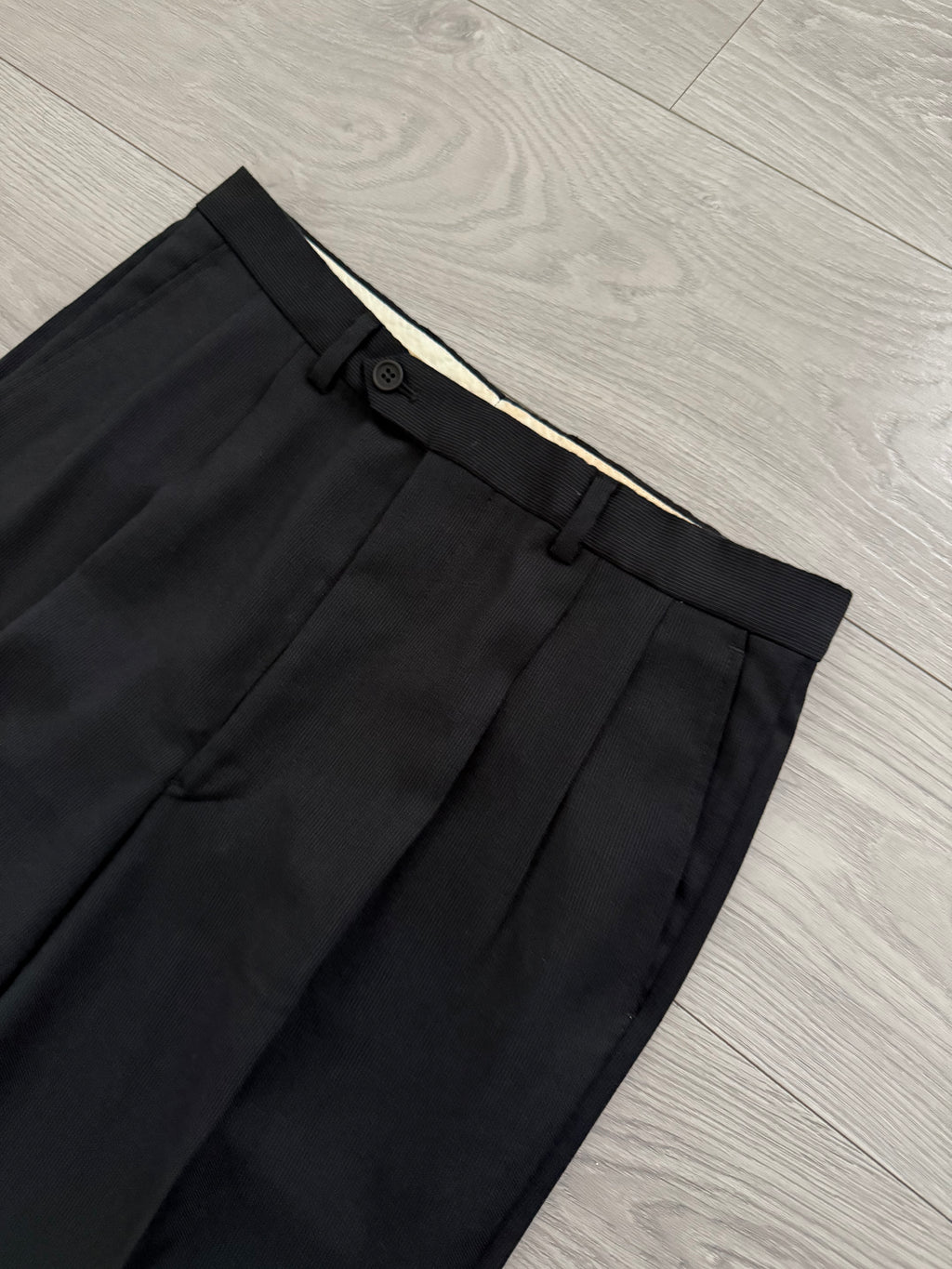 Giorgio Armani 1980s Double Breasted Pleated Wool Suit Black New - Size L Jacket / 32" Waist