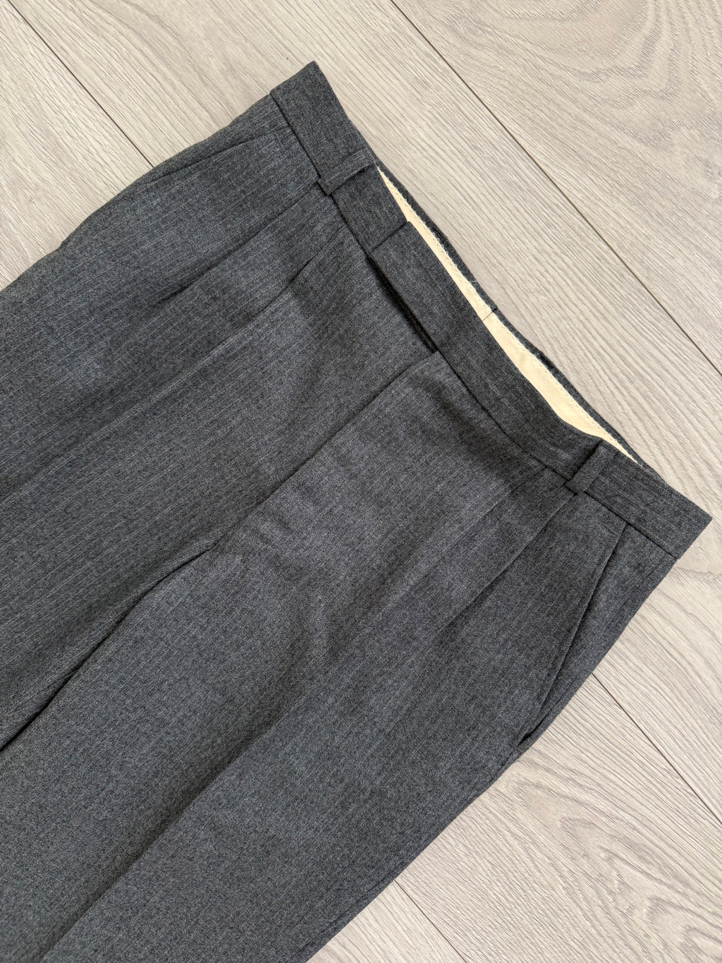 Vintage 1980s Peaked Lapel Double Breasted Pleated Wool Suit Grey Made in England - Size S Jacket / 30" Waist