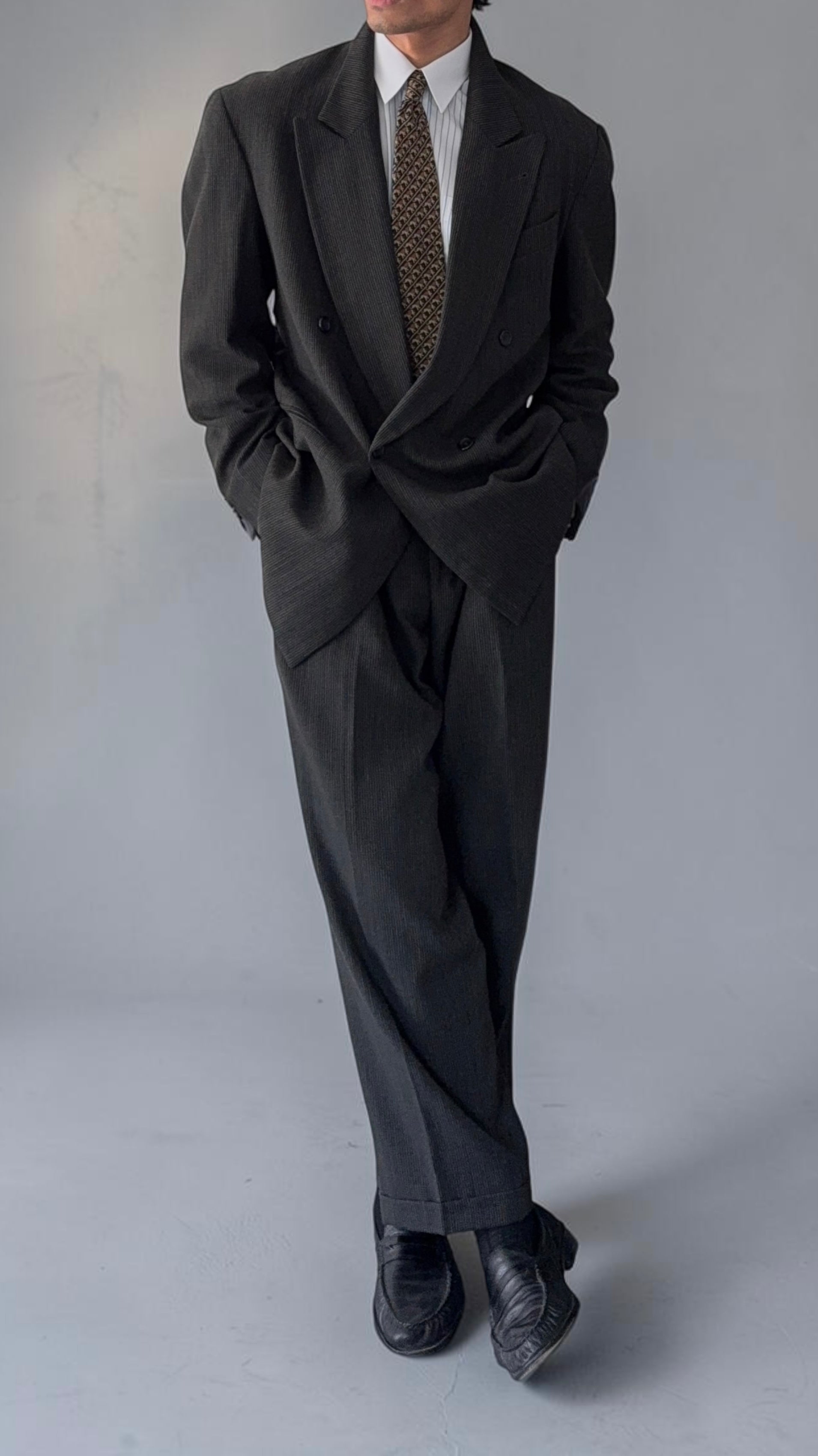 Vintage 1980s Peaked Lapel Double Breasted Pleated Wool Textured Grey Suit - Size XL Jacket / 36" Waist